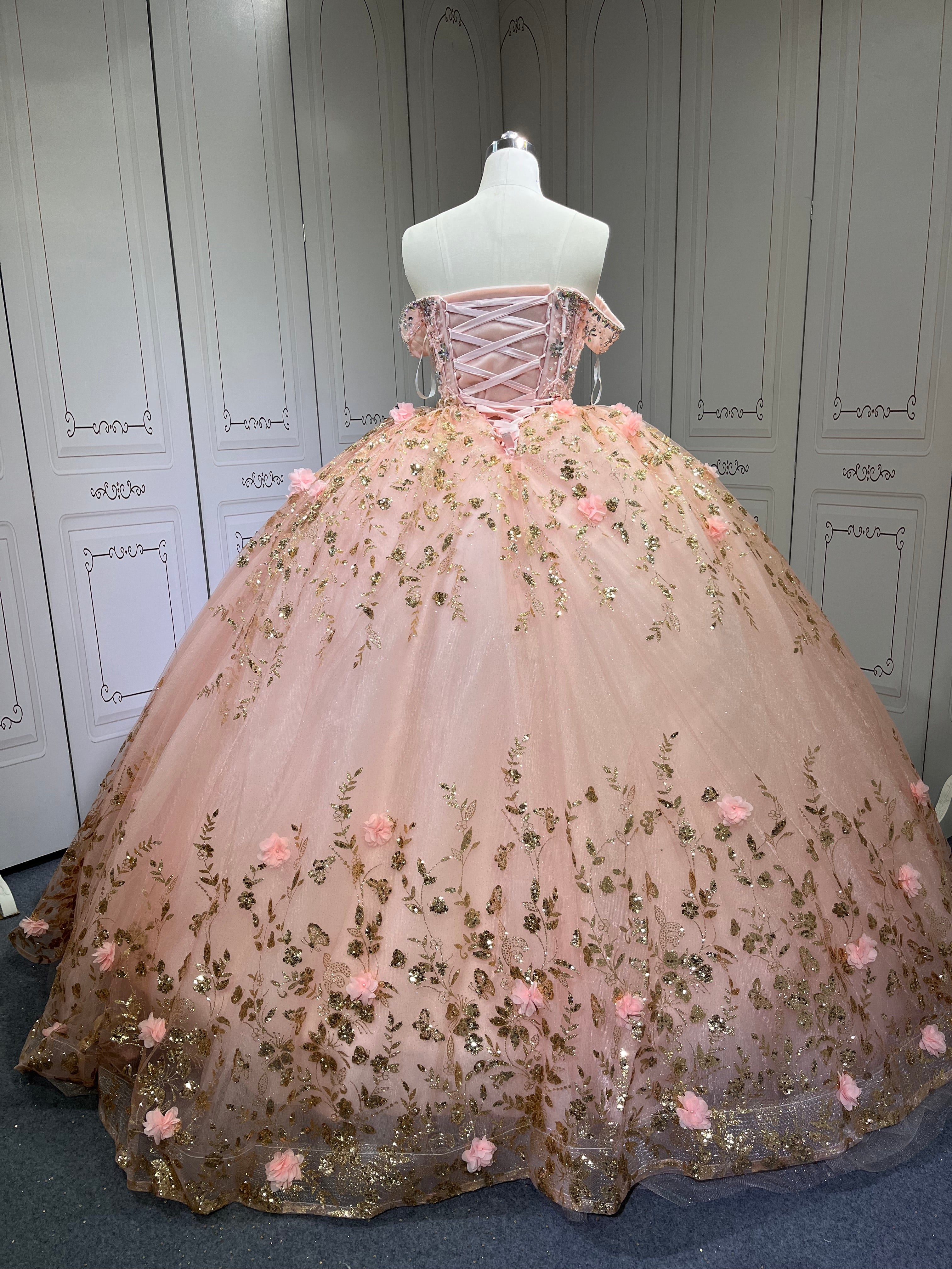 2025 Pink Off Shoulder Ball Gown Quinceanera Dresses Beading Crystal Lace Appliques Tull Sweet 16 15 Birthday Vestido De 15 Anos