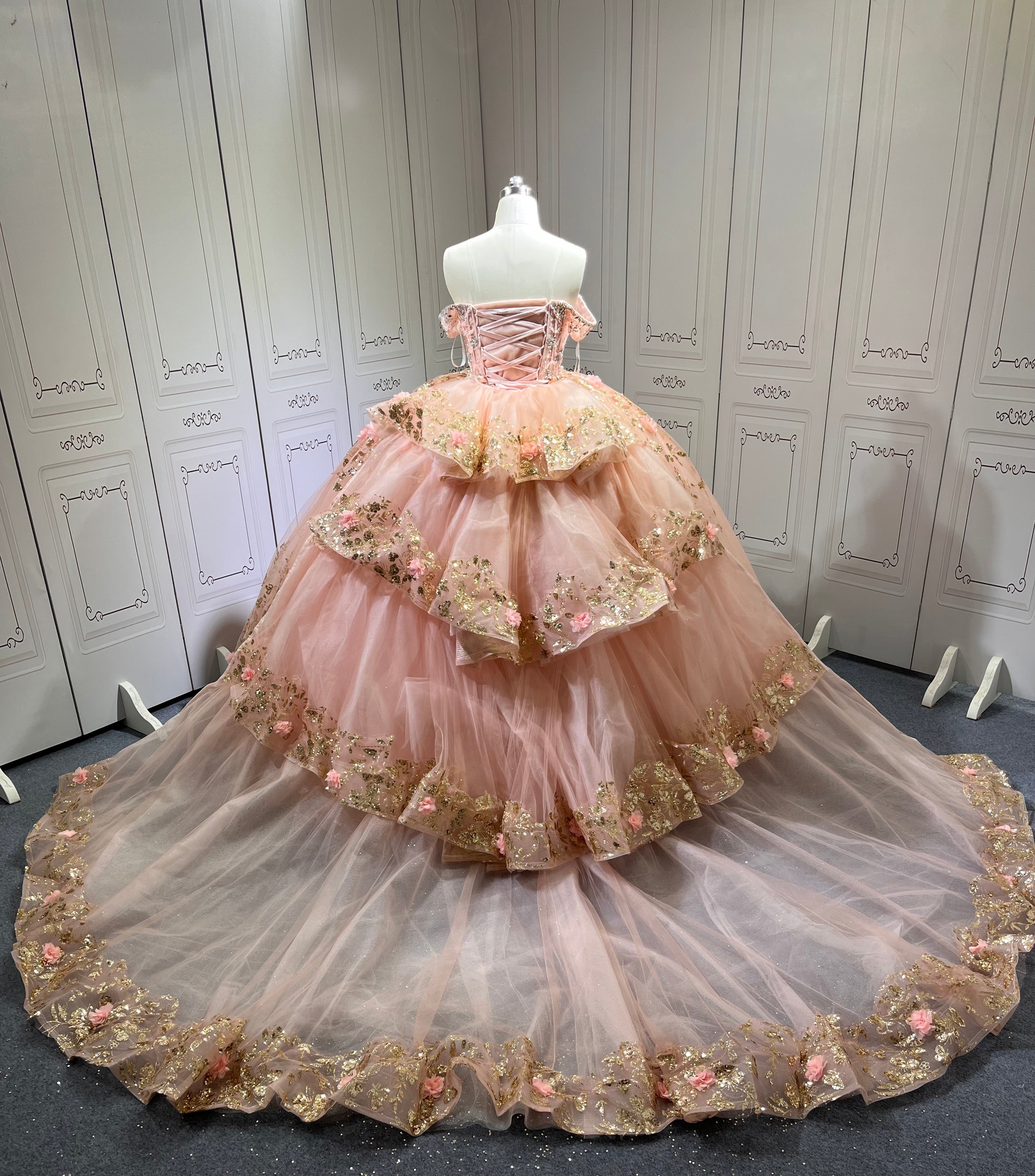 2025 Pink Off Shoulder Ball Gown Quinceanera Dresses Beading Crystal Lace Appliques Tull Sweet 16 15 Birthday Vestido De 15 Anos