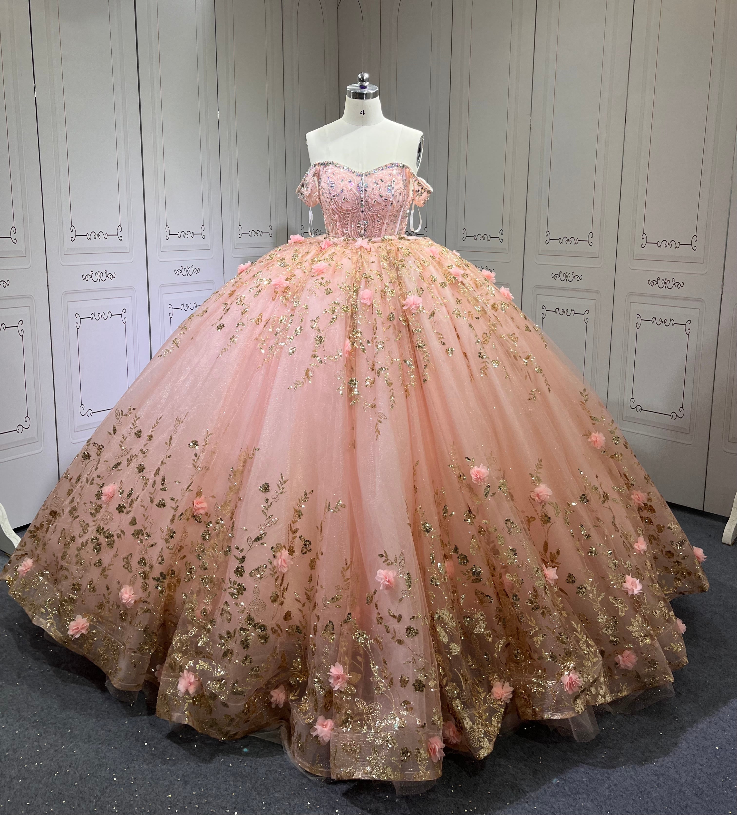 2025 Pink Off Shoulder Ball Gown Quinceanera Dresses Beading Crystal Lace Appliques Tull Sweet 16 15 Birthday Vestido De 15 Anos