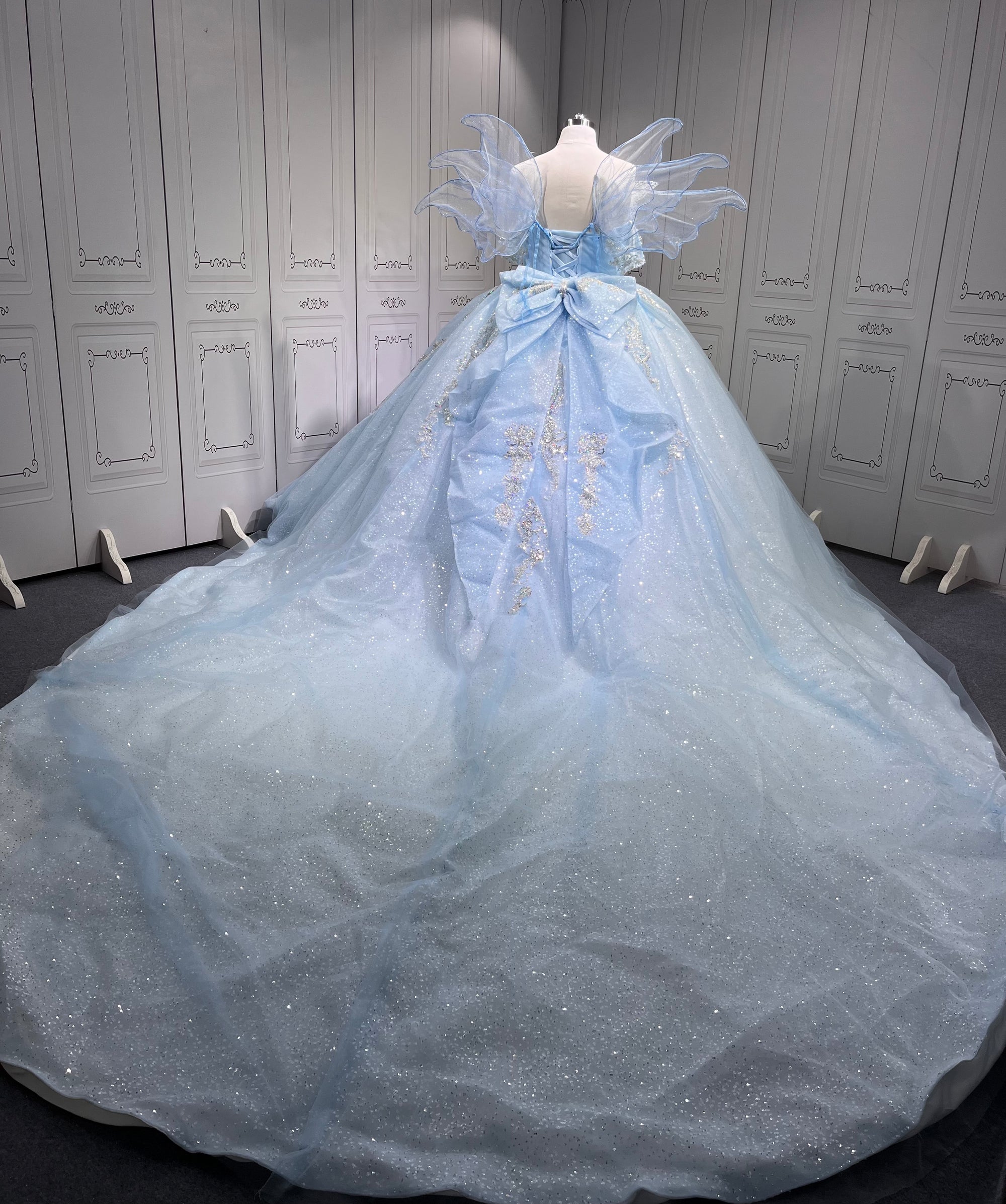 2025 Sky Blue Quince Dress Sleeveless Girl Sweet 15 Gowns Shiny Sequin Birthday Party Dress With Bow