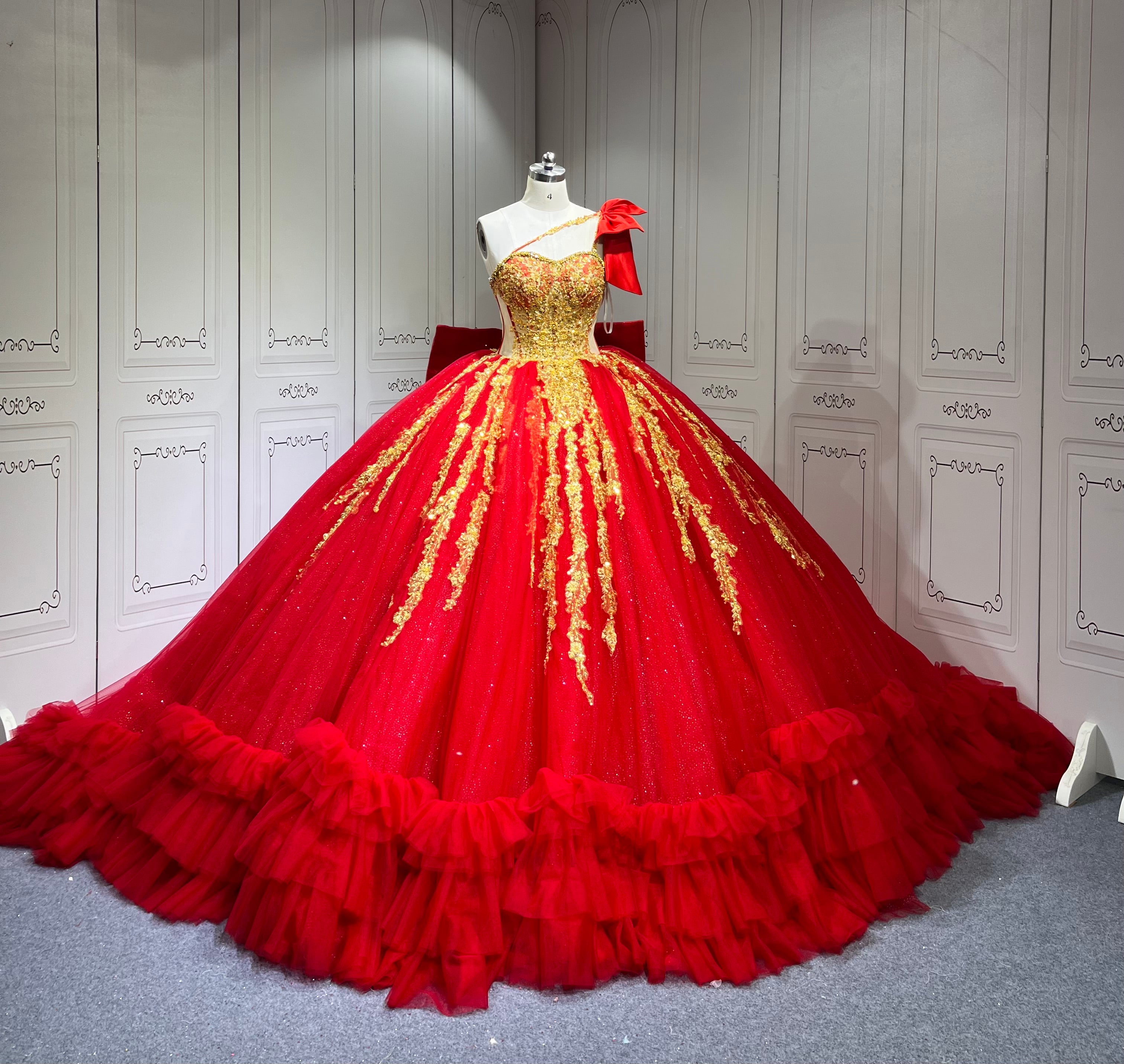 One Shoulder Red With Gold Quinceanera Dress Sleeveless Sweet 15 Gowns Ruffled Princess Dress With Bow And Ruffles