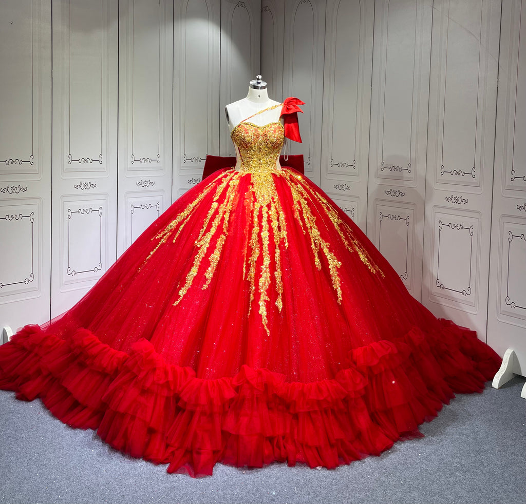 One Shoulder Red With Gold Quinceanera Dress Sleeveless Sweet 15 Gowns Ruffled Princess Dress With Bow And Ruffles
