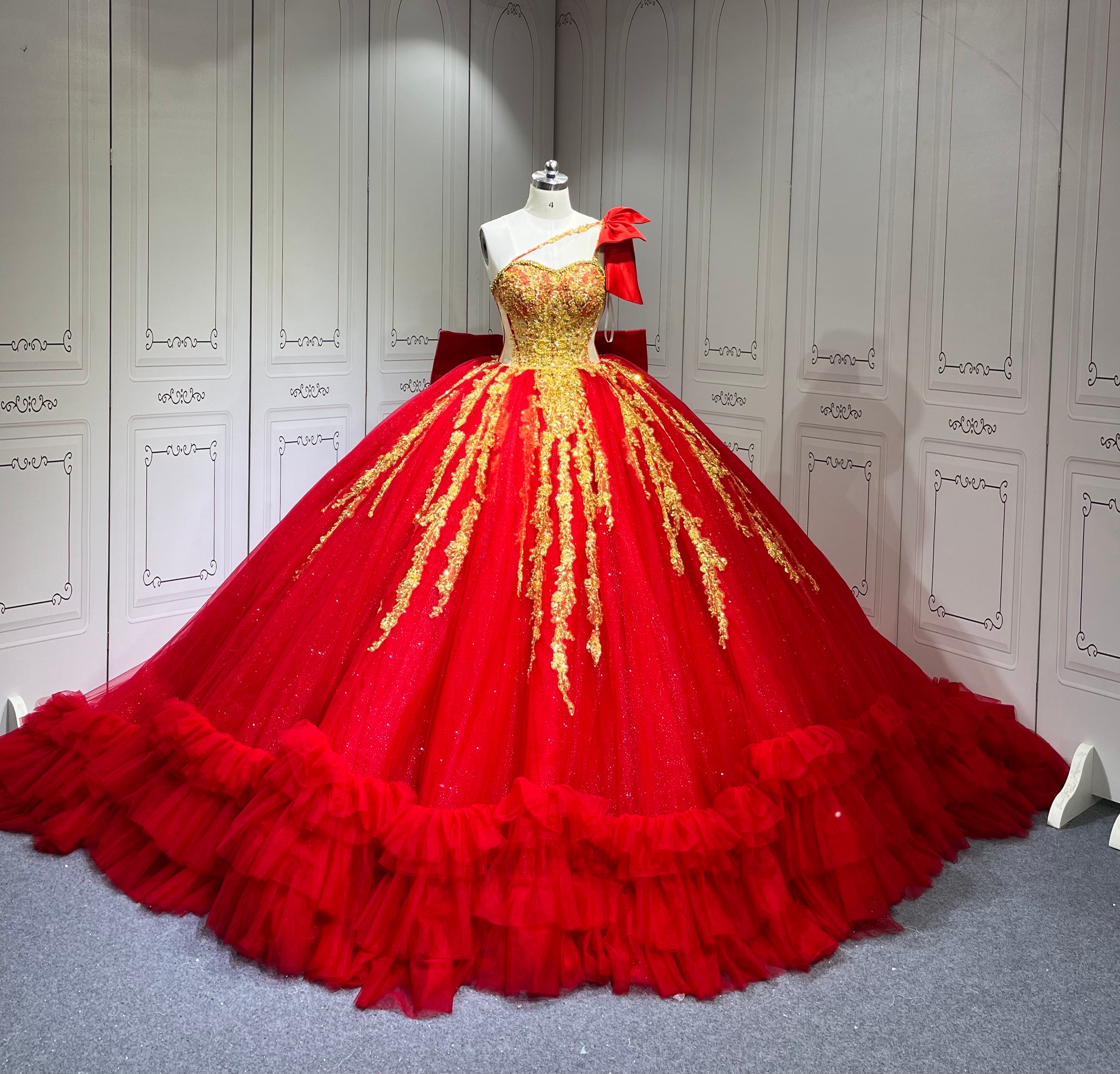 One Shoulder Red With Gold Quinceanera Dress Sleeveless Sweet 15 Gowns Ruffled Princess Dress With Bow And Ruffles