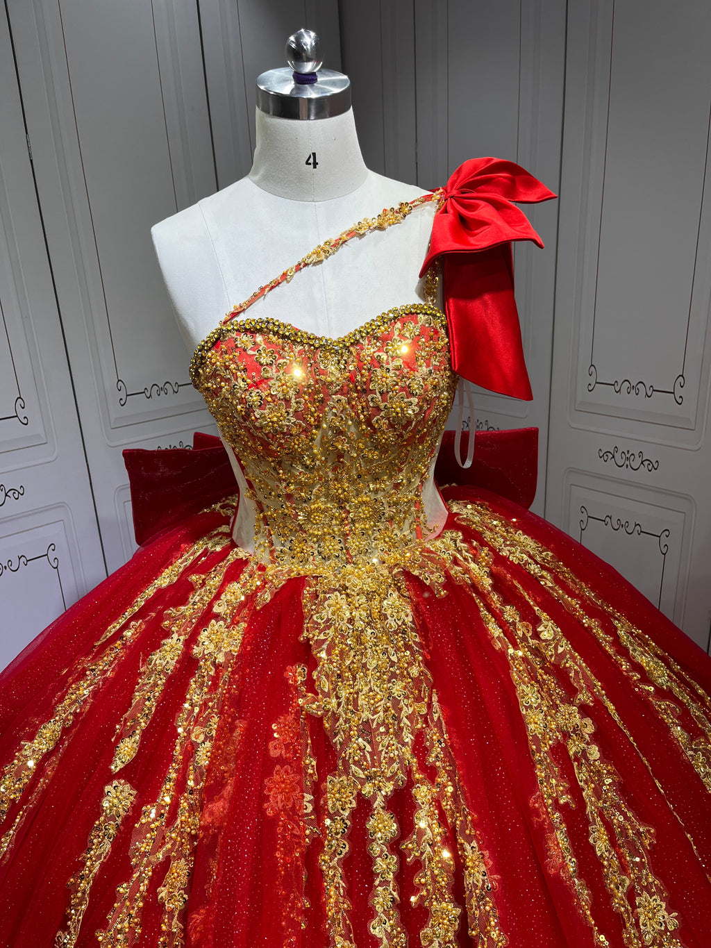 One Shoulder Red With Gold Quinceanera Dress Sleeveless Sweet 15 Gowns Ruffled Princess Dress With Bow And Ruffles
