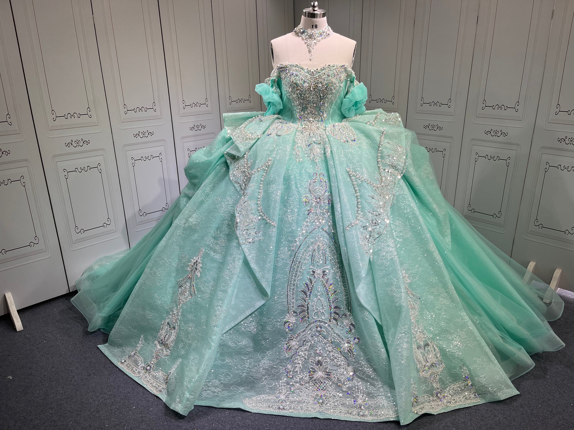 Sleeveless Aqua Quince Dress Shiny Crystal Vestidos De 15 Anos Princess Sweet 15 16 Years Old Birthday Party Gown
