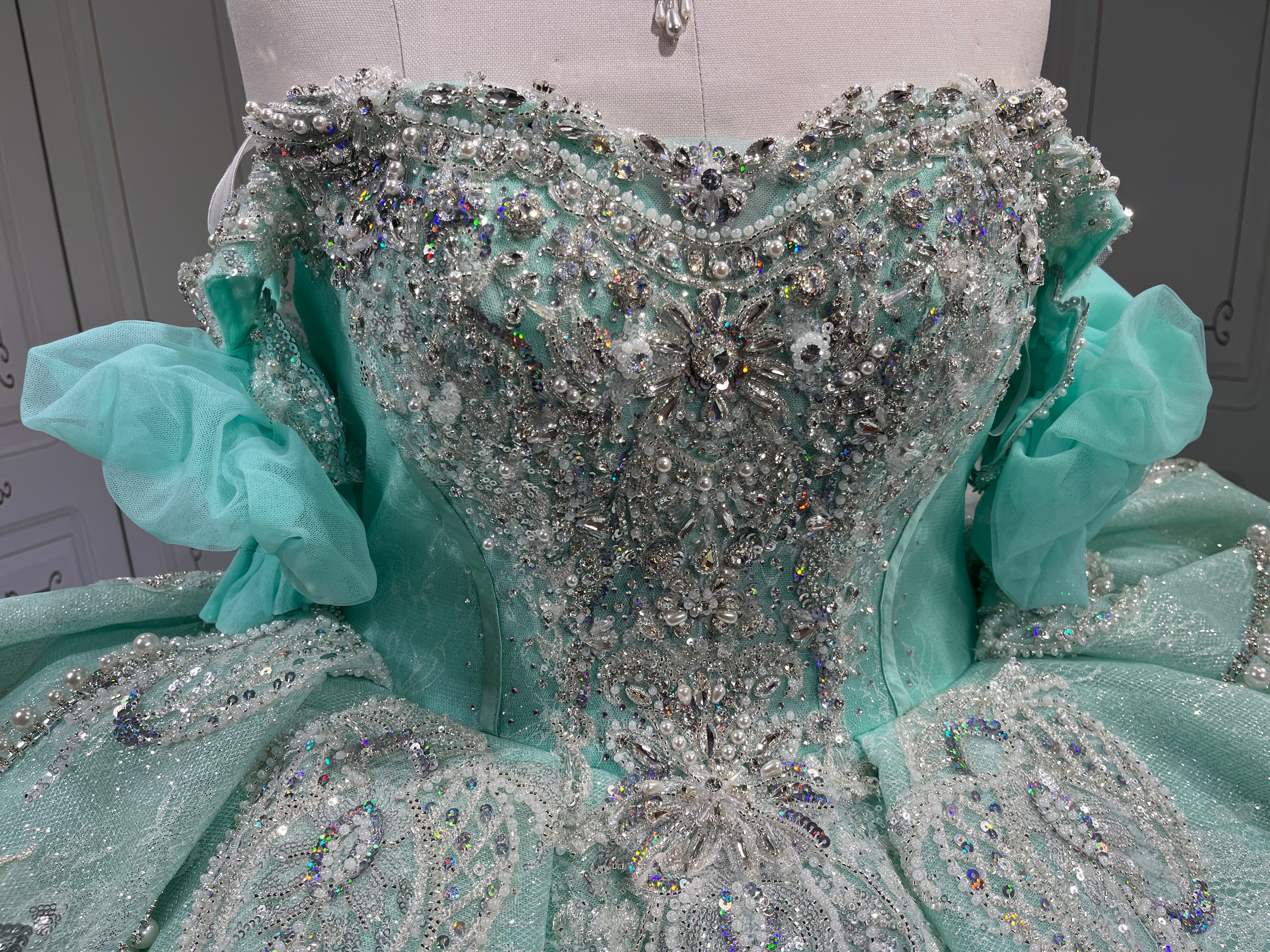 Sleeveless Aqua Quince Dress Shiny Crystal Vestidos De 15 Anos Princess Sweet 15 16 Years Old Birthday Party Gown