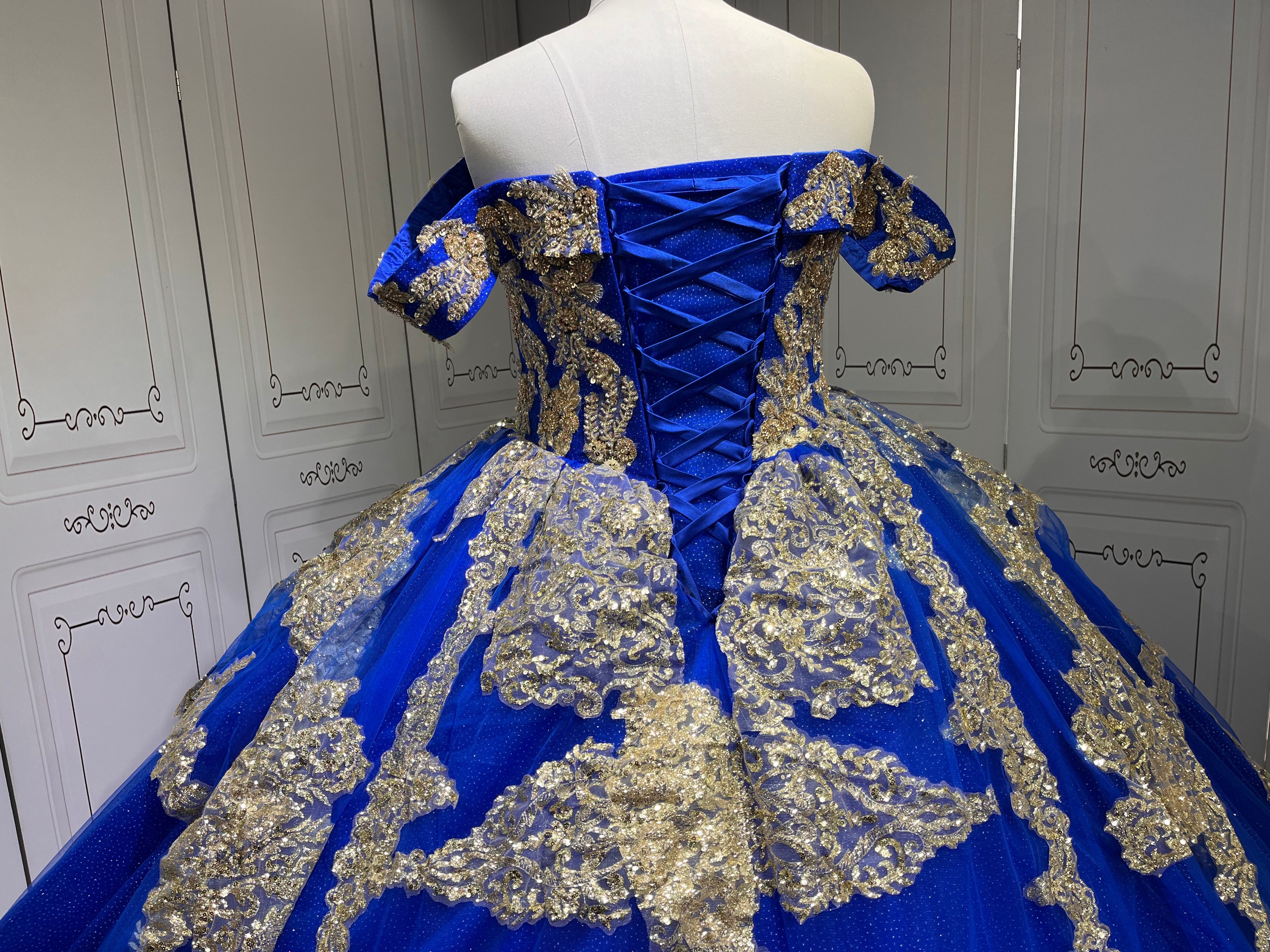 Custom Made Royal Blue Quince Dress Off Shoulder Luxury Vestidos De 15 Anos 2025 Ball Gown Princess Dress