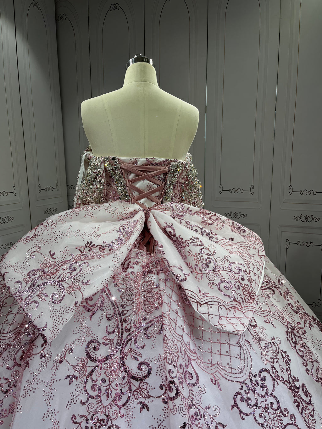 Mumuleo Pink on White Quinceanera Dresses Vestidos De Quinceaera 15 Lila De Fiesta Sweet 16 Dresses 2025 Aos Economics