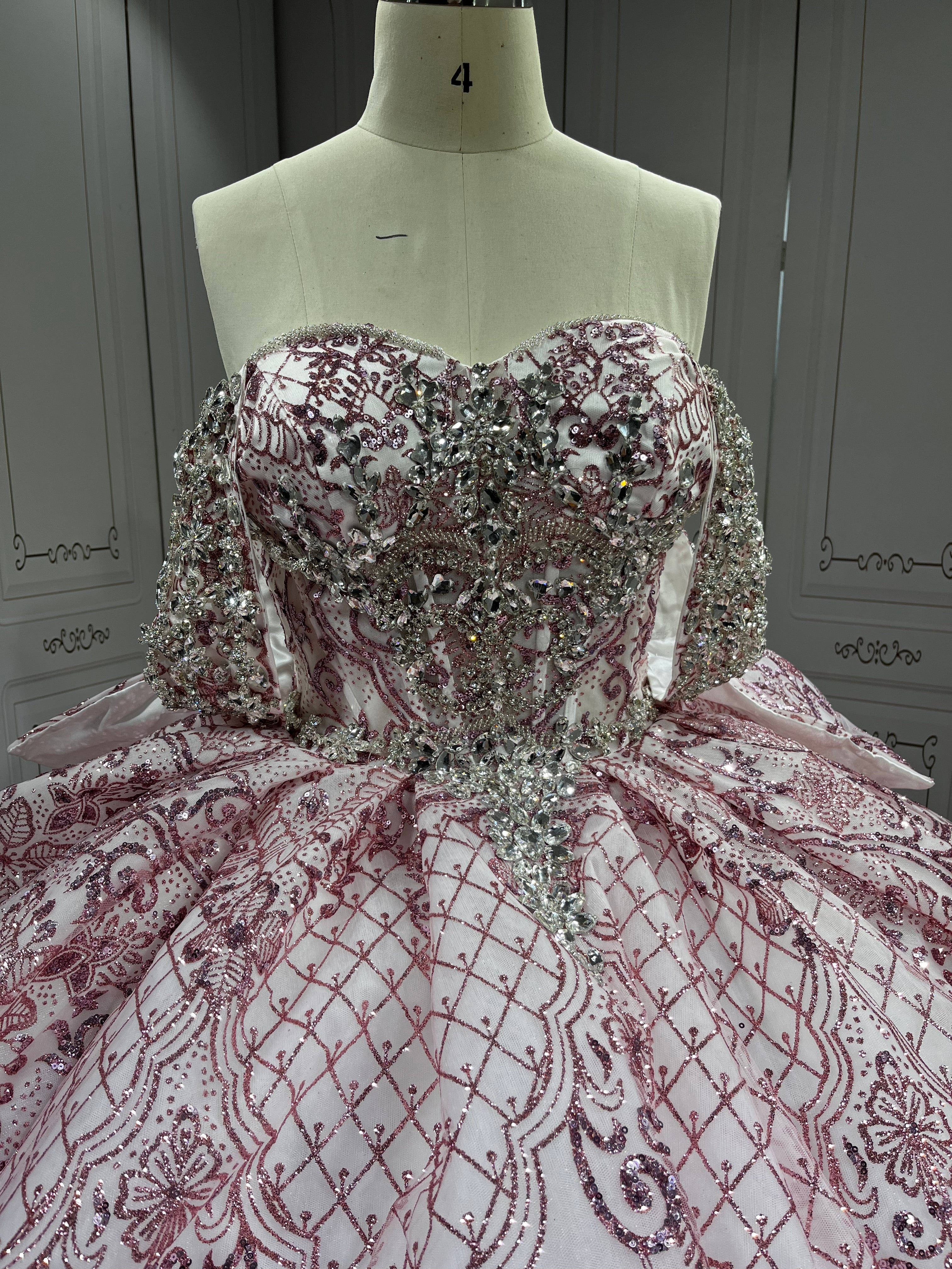 Mumuleo Pink on White Quinceanera Dresses Vestidos De Quinceaera 15 Lila De Fiesta Sweet 16 Dresses 2025 Aos Economics