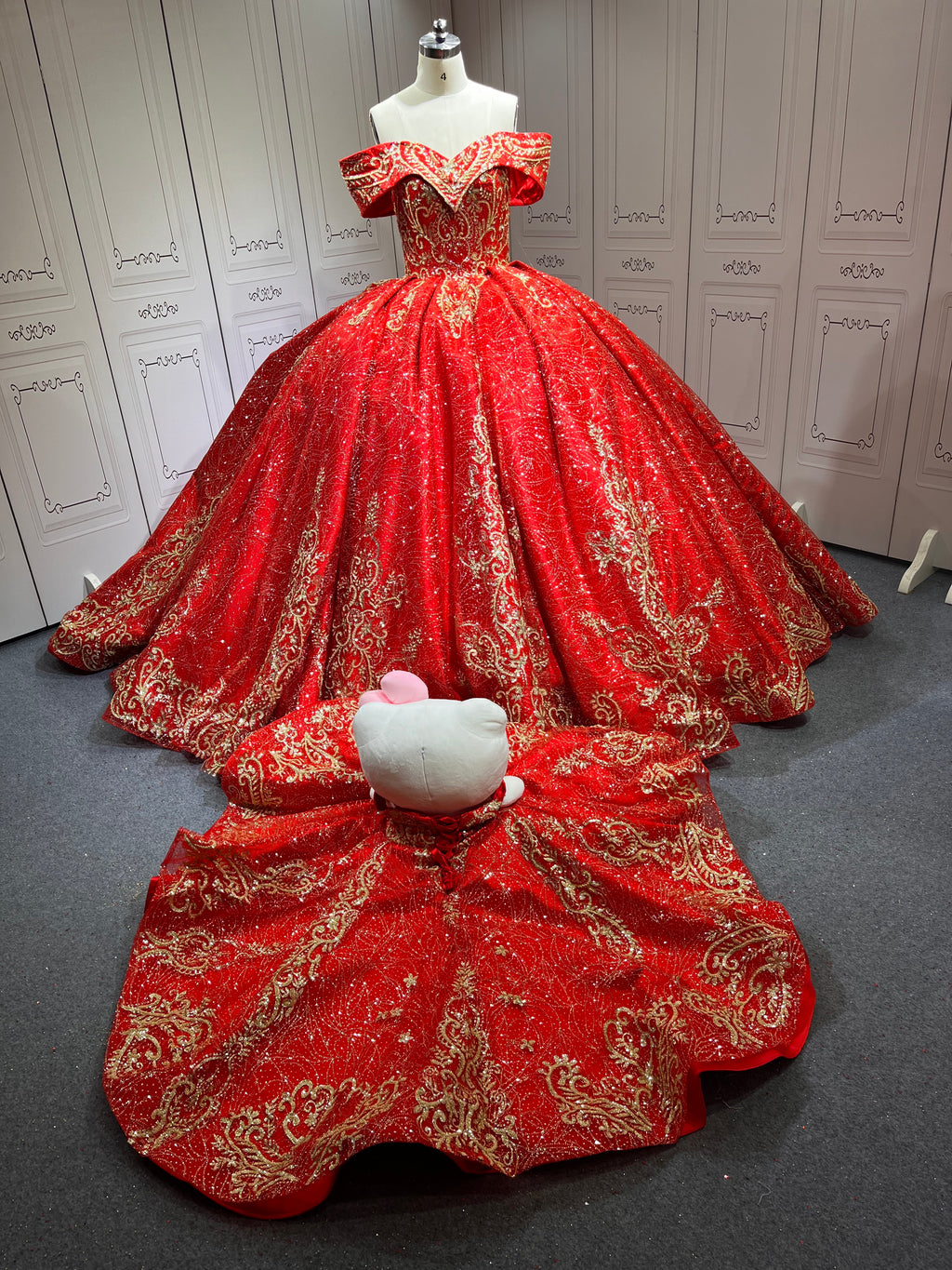 Red With Gold vestidos de 15 quinceaneravestidos de fiesta vestidos de 15 anosquinceanera vestido de 15 quinceanera With Matching Bear