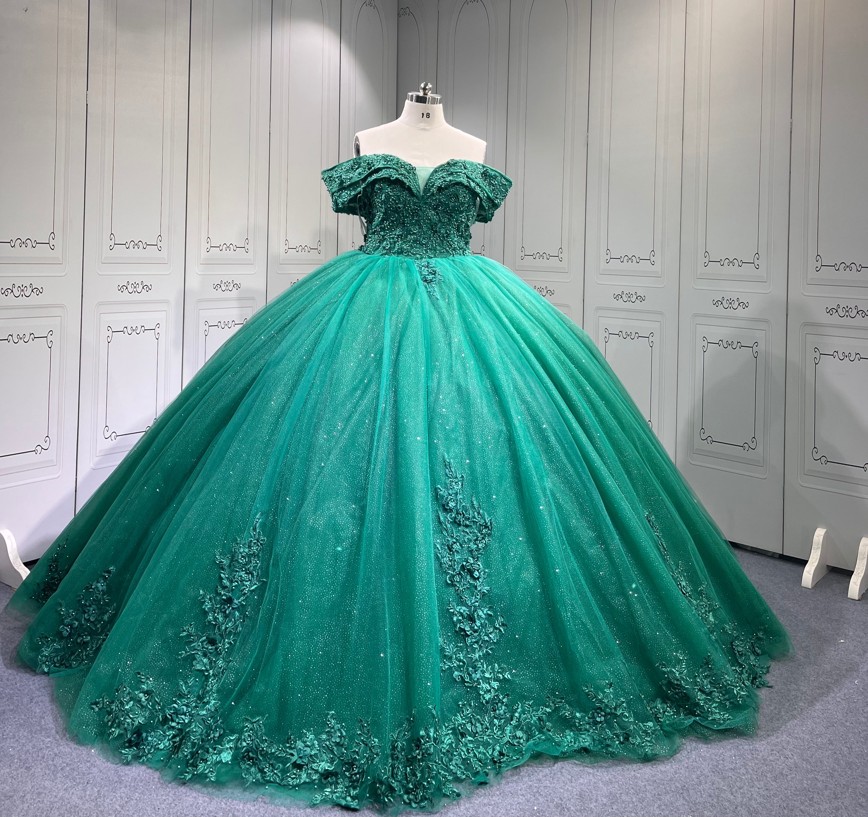 Emerald Green Quinceanera Dress DDetqqchable quincedresses xvaños xvdress 15años Sweet 16