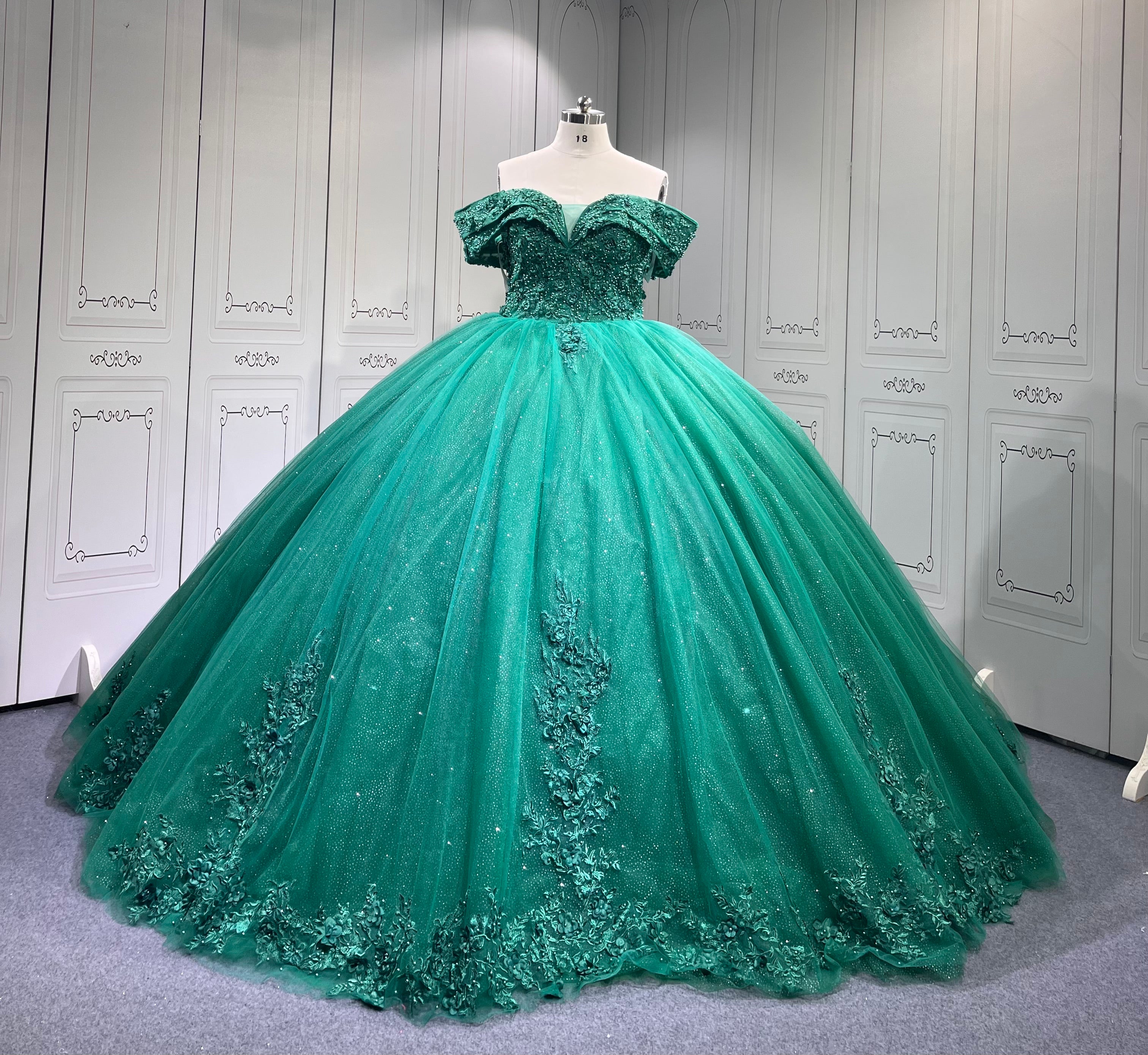 Emerald Green Quinceanera Dress DDetqqchable quincedresses xvaños xvdress 15años Sweet 16