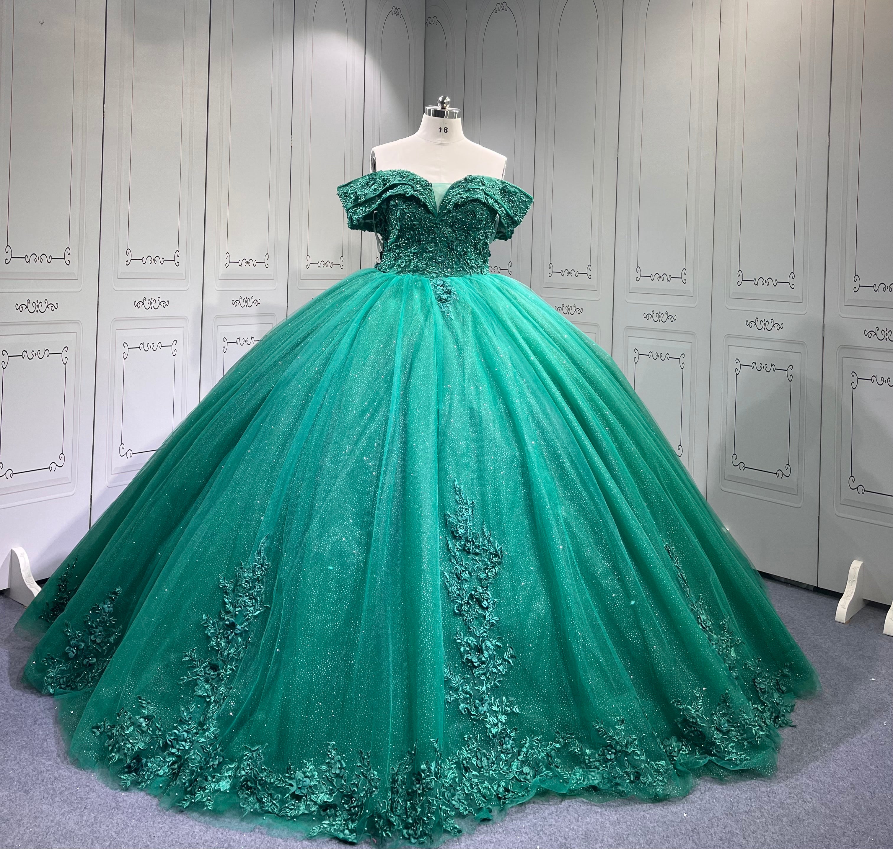 Emerald Green Quinceanera Dress DDetqqchable quincedresses xvaños xvdress 15años Sweet 16