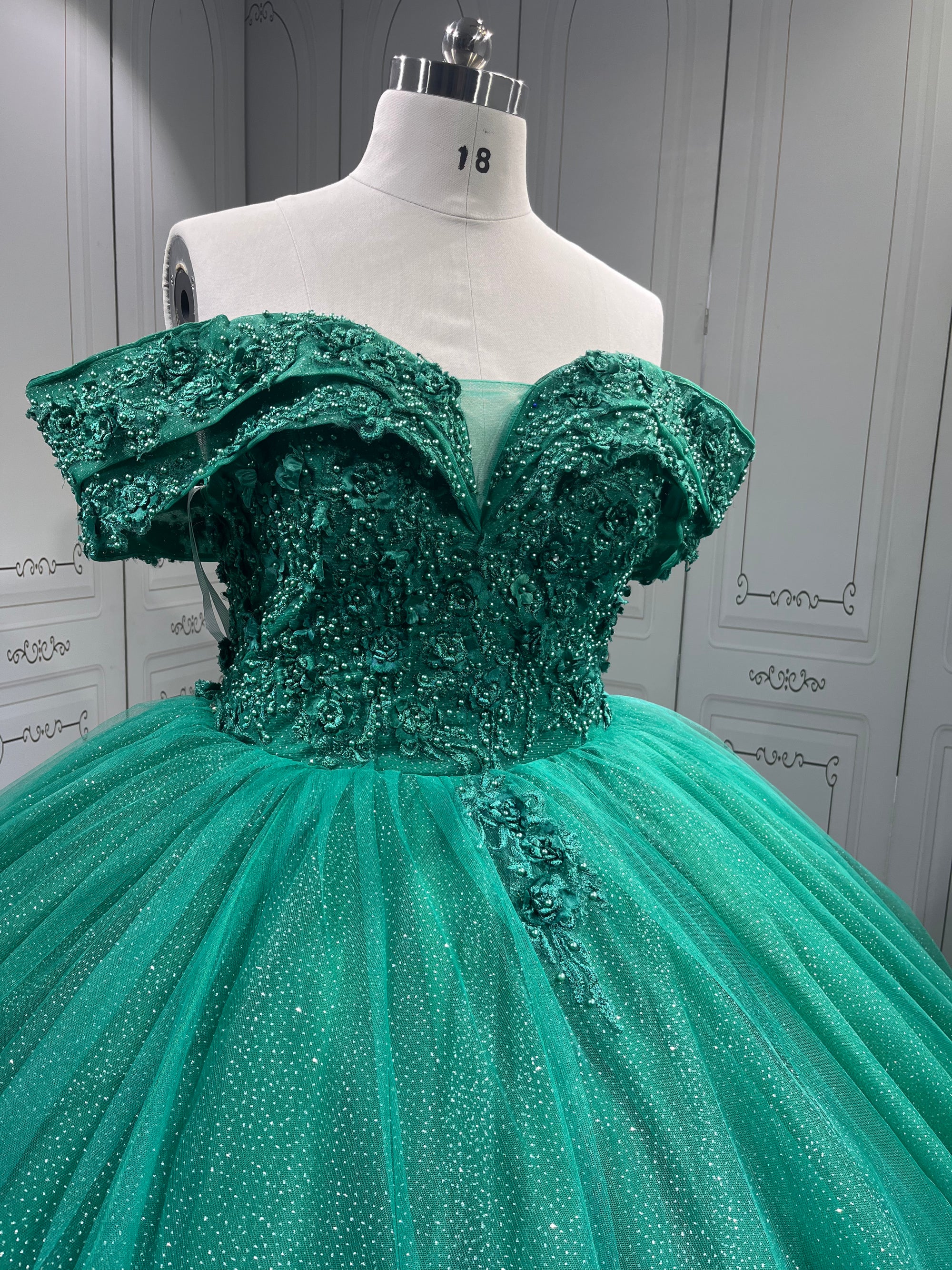 Emerald Green Quinceanera Dress DDetqqchable quincedresses xvaños xvdress 15años Sweet 16