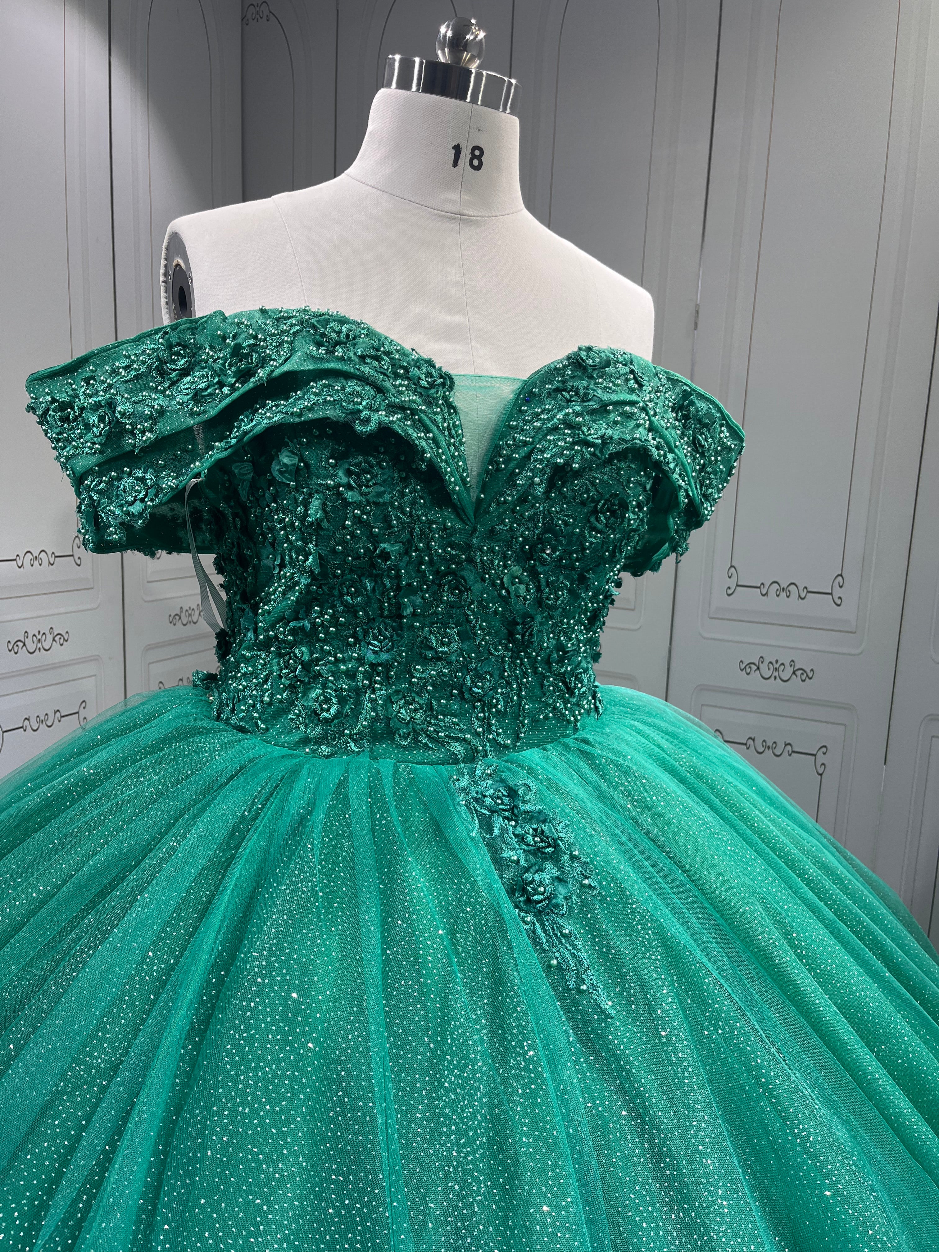 Emerald Green Quinceanera Dress DDetqqchable quincedresses xvaños xvdress 15años Sweet 16