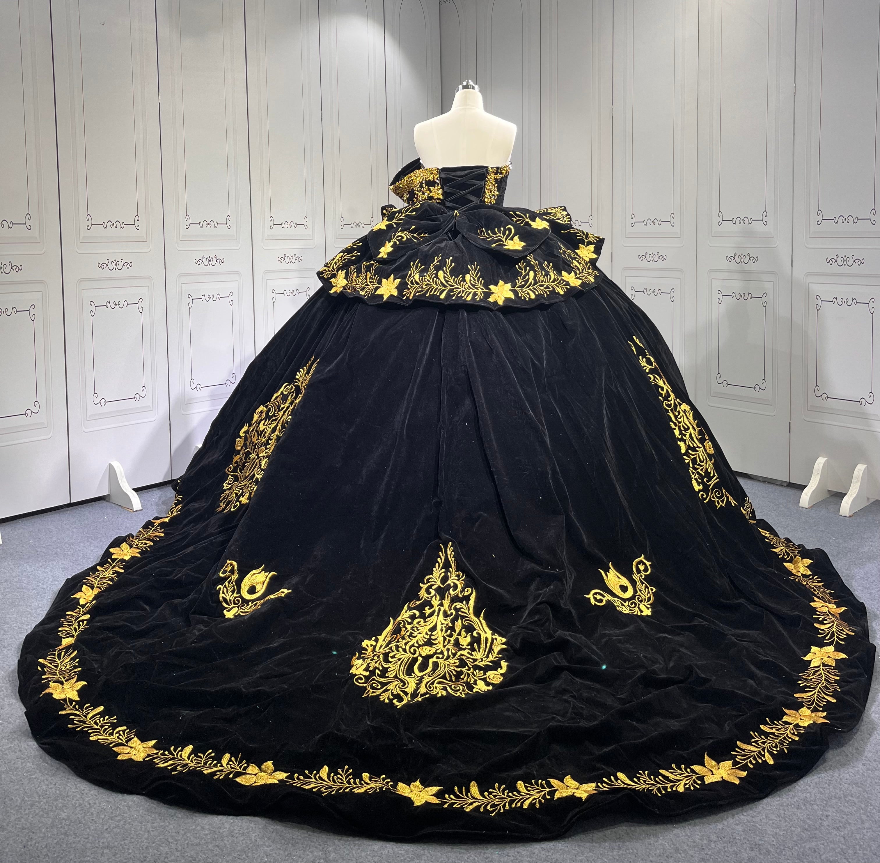 Mumuleo Black Mexican Quinceanera Dresses With Embroidery Para Fiesta Vestidos De 15 Aos XV De Quinceaera Ball Gowns Burdeos