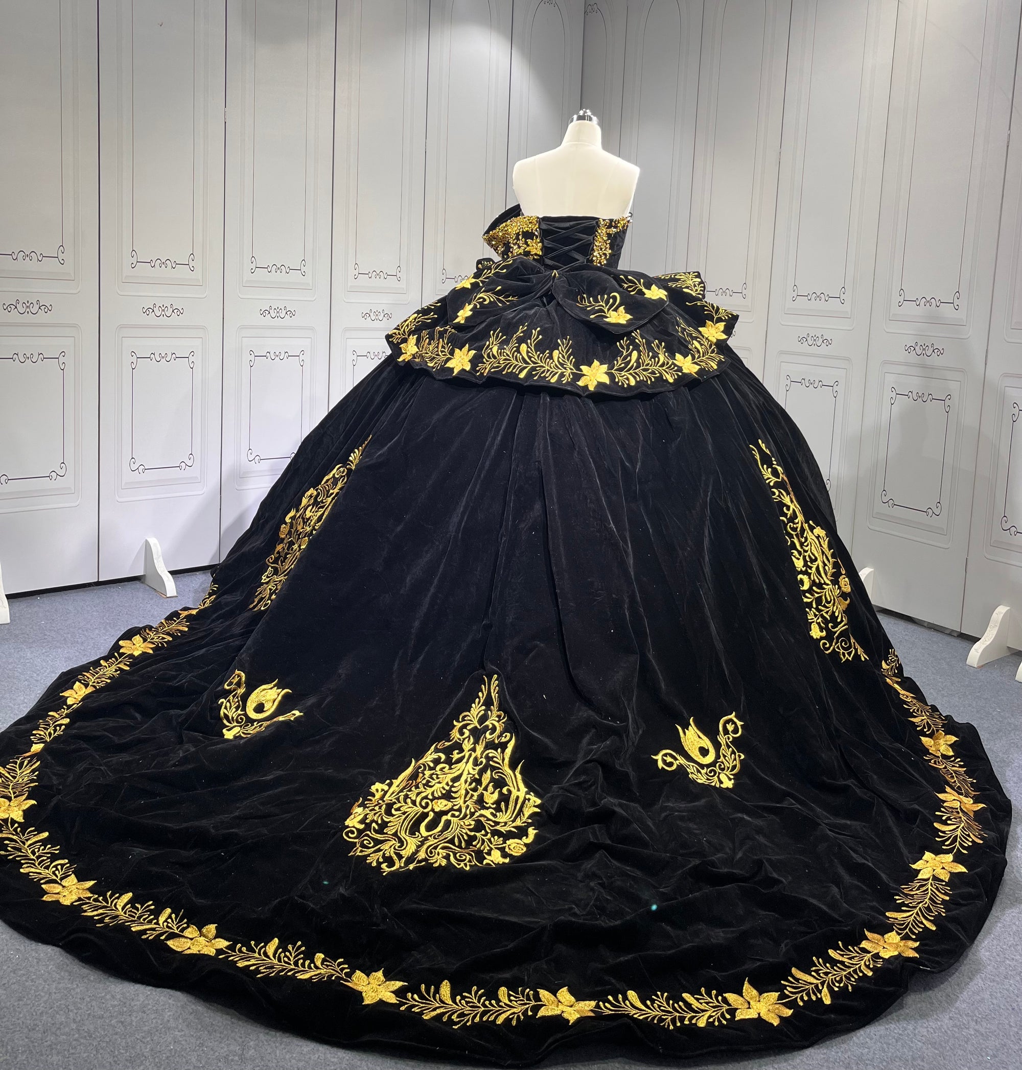 Mumuleo Black Mexican Quinceanera Dresses With Embroidery Para Fiesta Vestidos De 15 Aos XV De Quinceaera Ball Gowns Burdeos