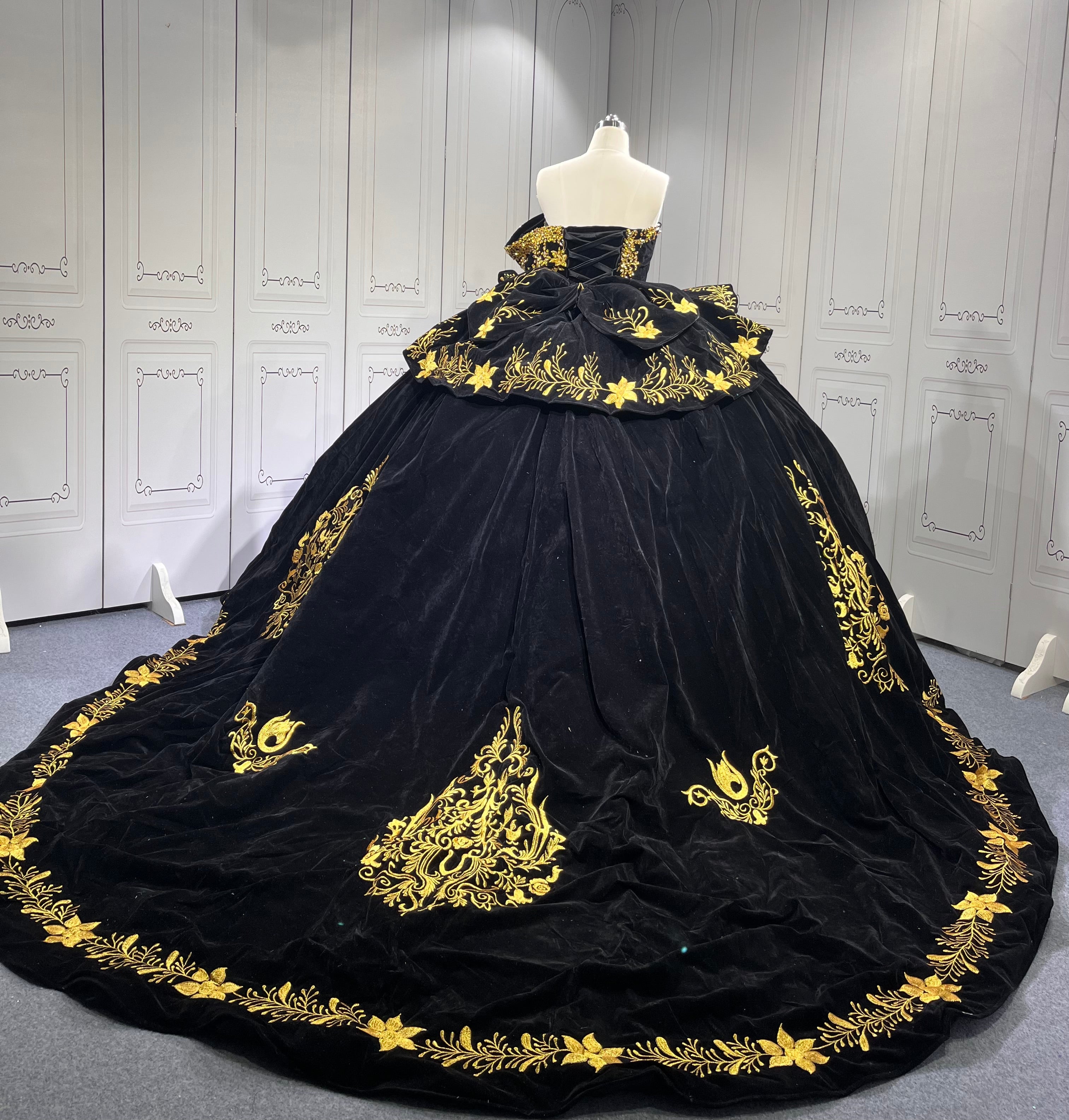 Mumuleo Black Mexican Quinceanera Dresses With Embroidery Para Fiesta Vestidos De 15 Aos XV De Quinceaera Ball Gowns Burdeos