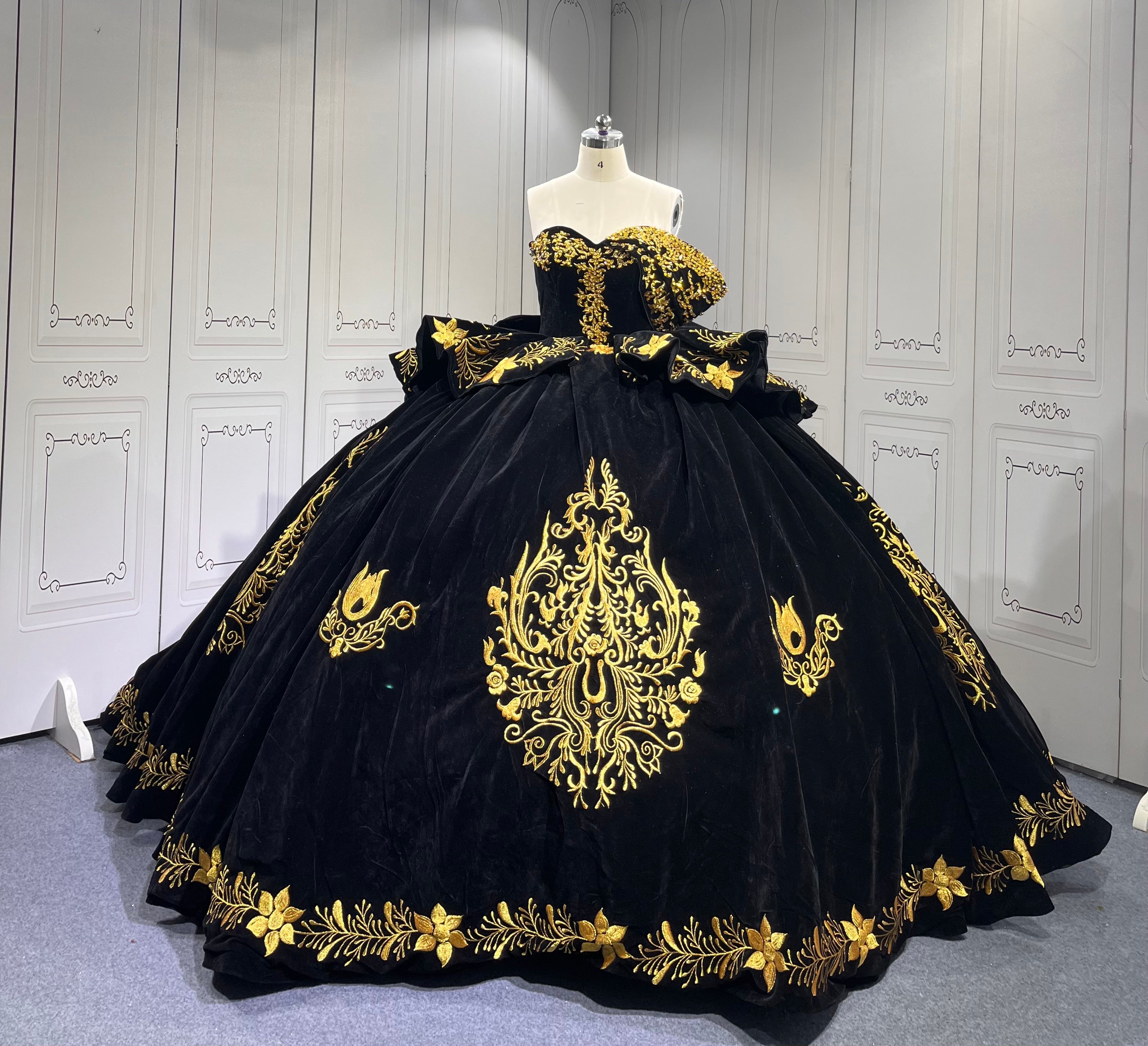 Mumuleo Black Mexican Quinceanera Dresses With Embroidery Para Fiesta Vestidos De 15 Aos XV De Quinceaera Ball Gowns Burdeos
