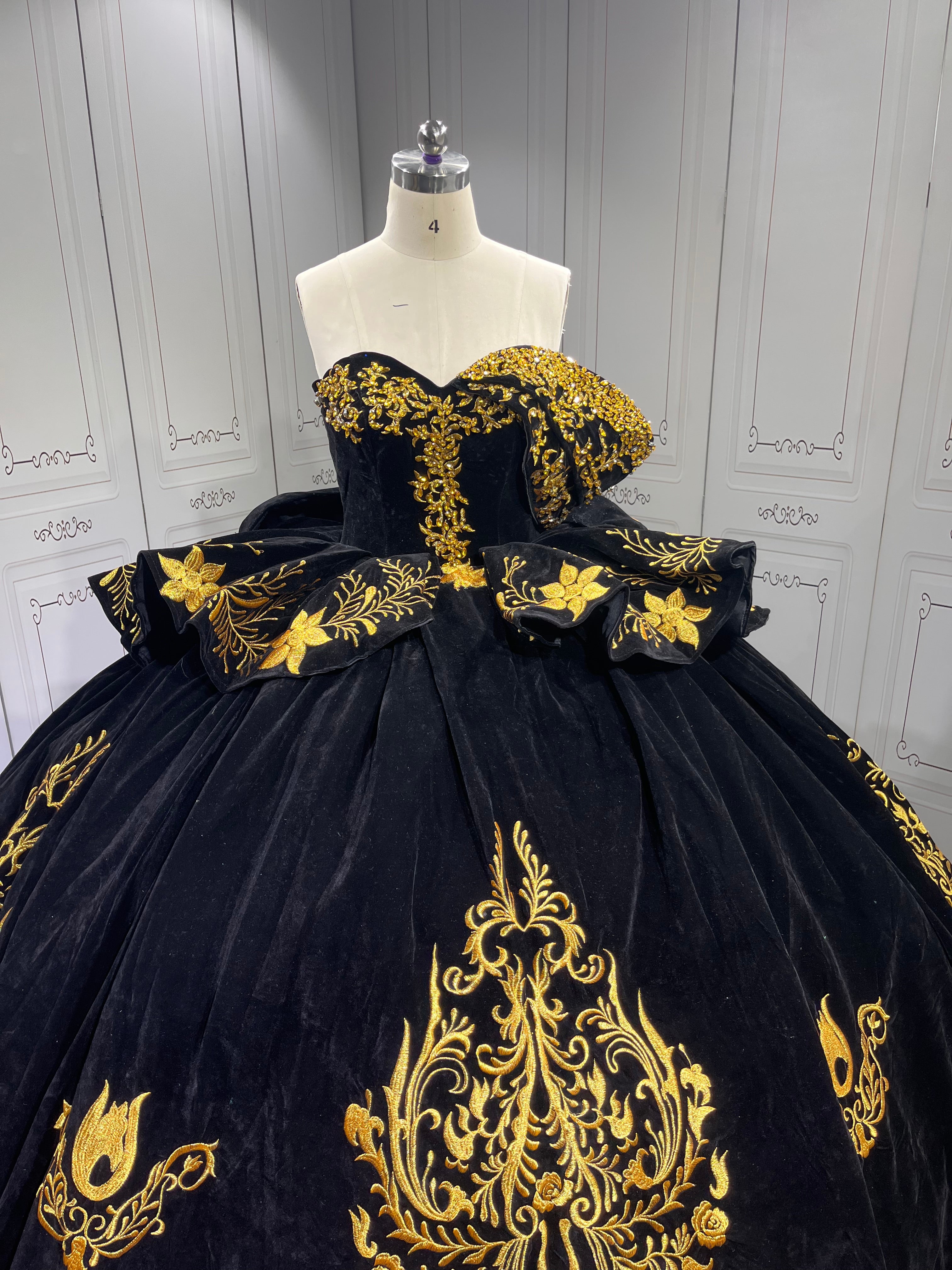 Mumuleo Black Mexican Quinceanera Dresses With Embroidery Para Fiesta Vestidos De 15 Aos XV De Quinceaera Ball Gowns Burdeos