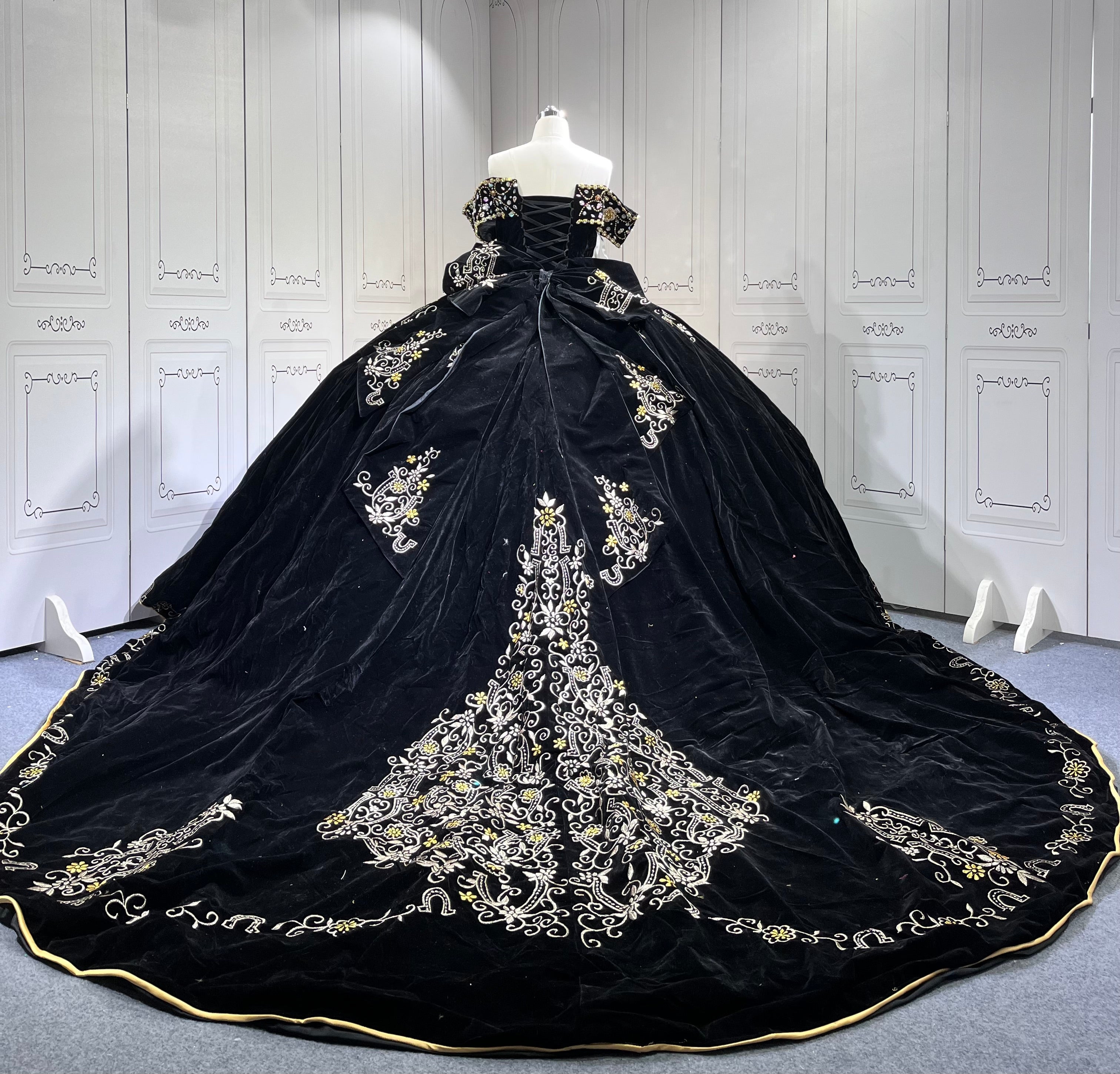 Mumuleo Vestidos 15 Anos Suzhou Factory Directly Vestido De 15 Anos Black and Gold Embroidery Mexican Quinceanera Dresses
