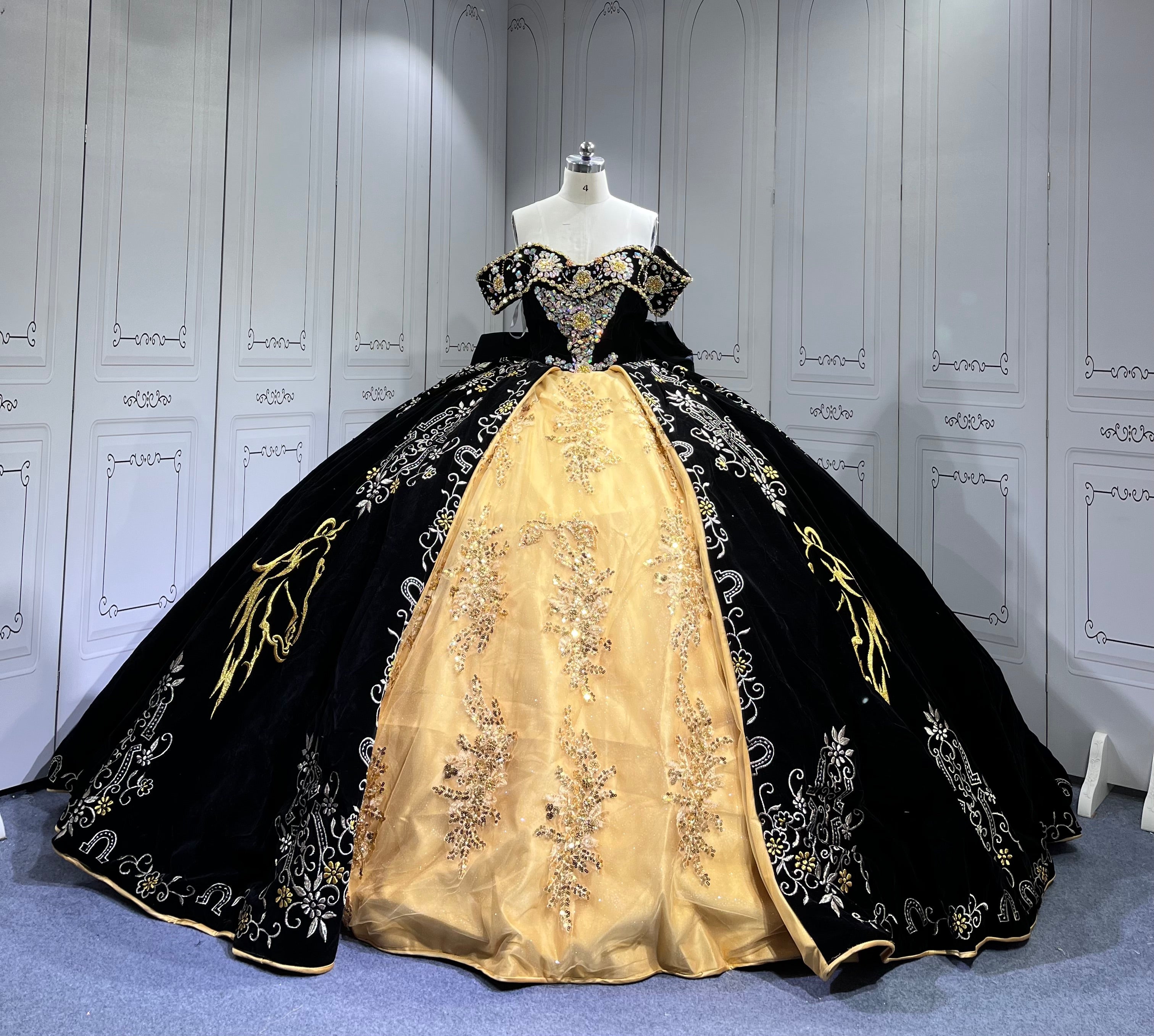 Mumuleo Vestidos 15 Anos Suzhou Factory Directly Vestido De 15 Anos Black and Gold Embroidery Mexican Quinceanera Dresses