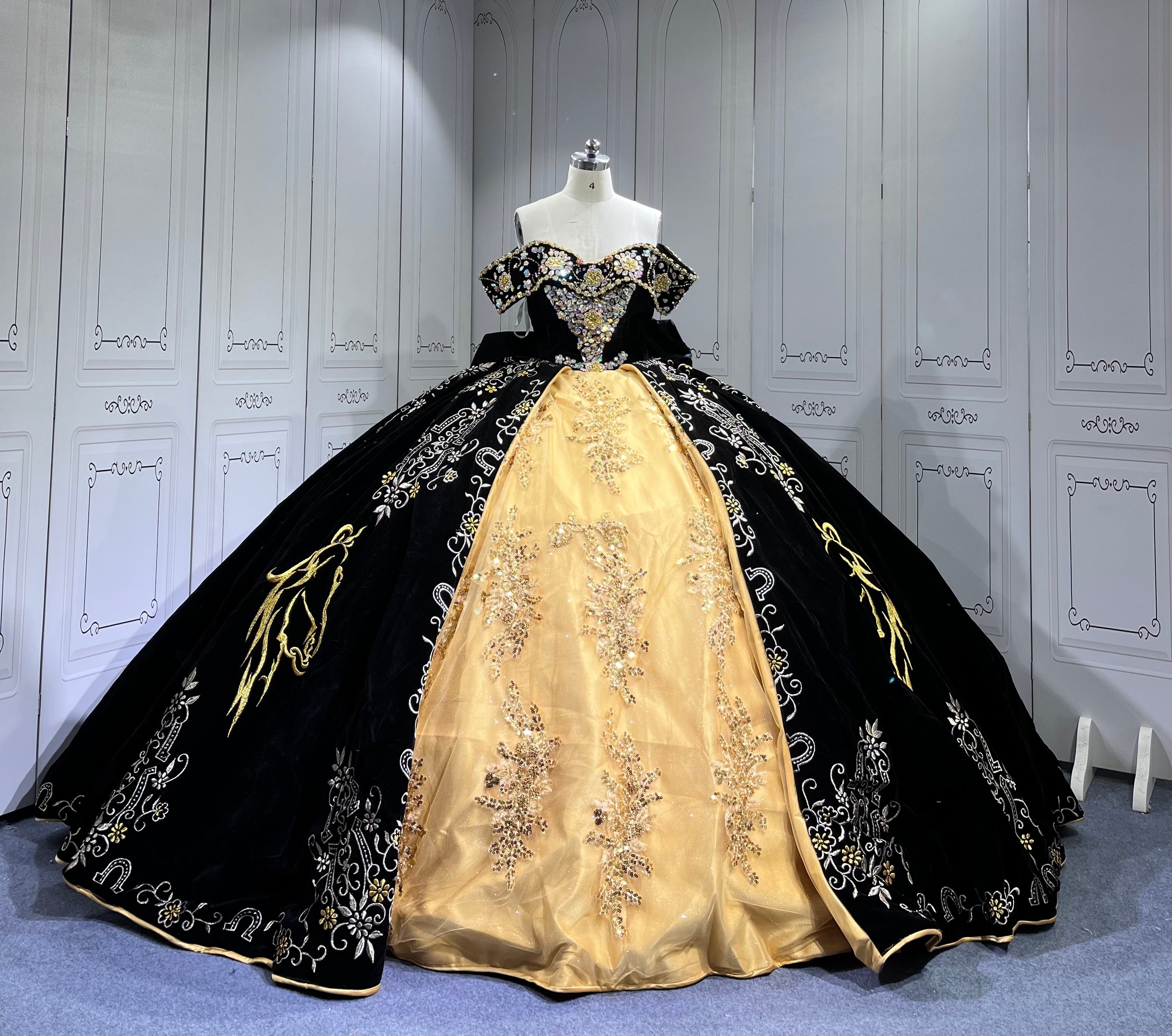 Mumuleo Vestidos 15 Anos Suzhou Factory Directly Vestido De 15 Anos Black and Gold Embroidery Mexican Quinceanera Dresses