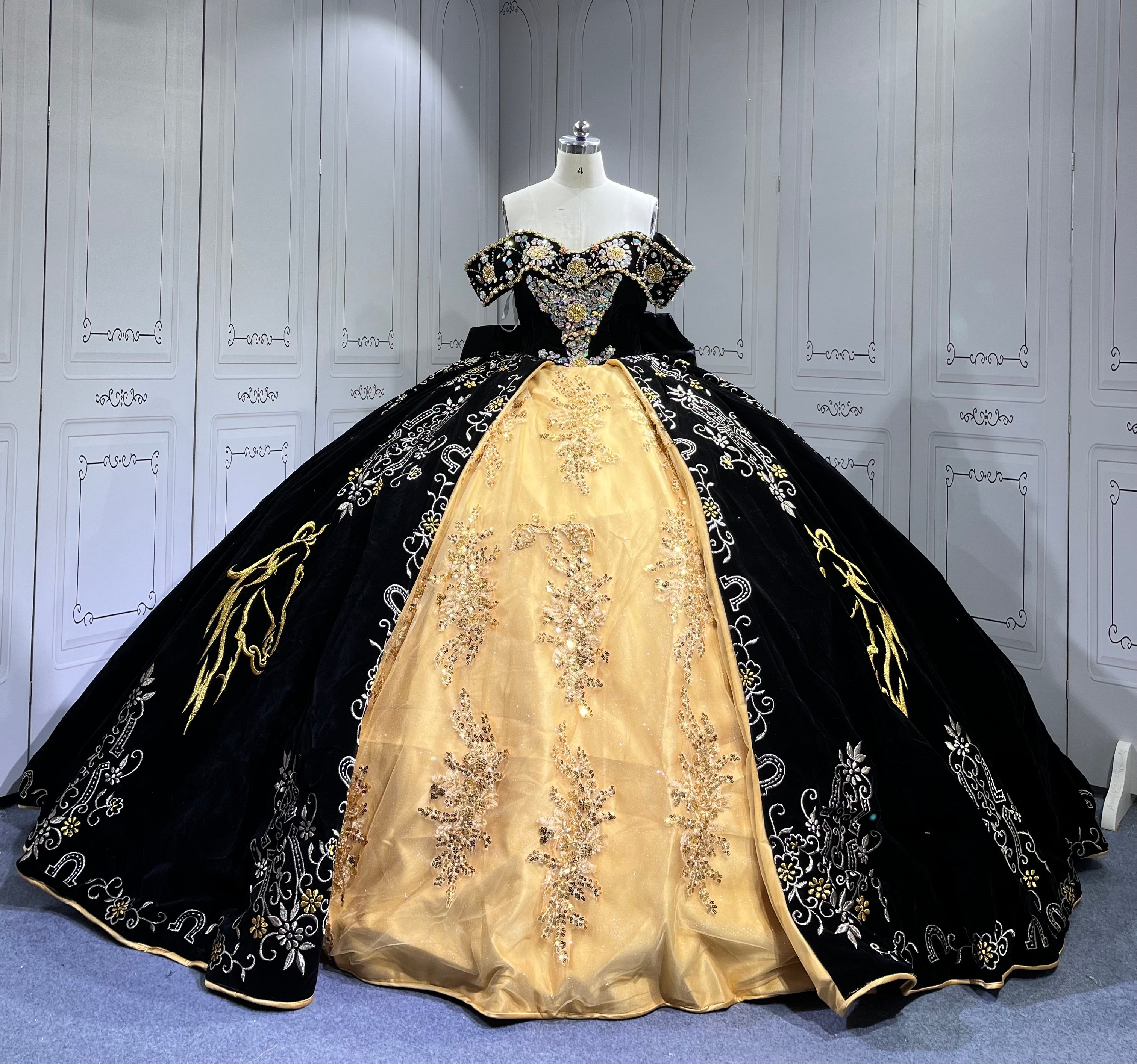 Mumuleo Vestidos 15 Anos Suzhou Factory Directly Vestido De 15 Anos Black and Gold Embroidery Mexican Quinceanera Dresses