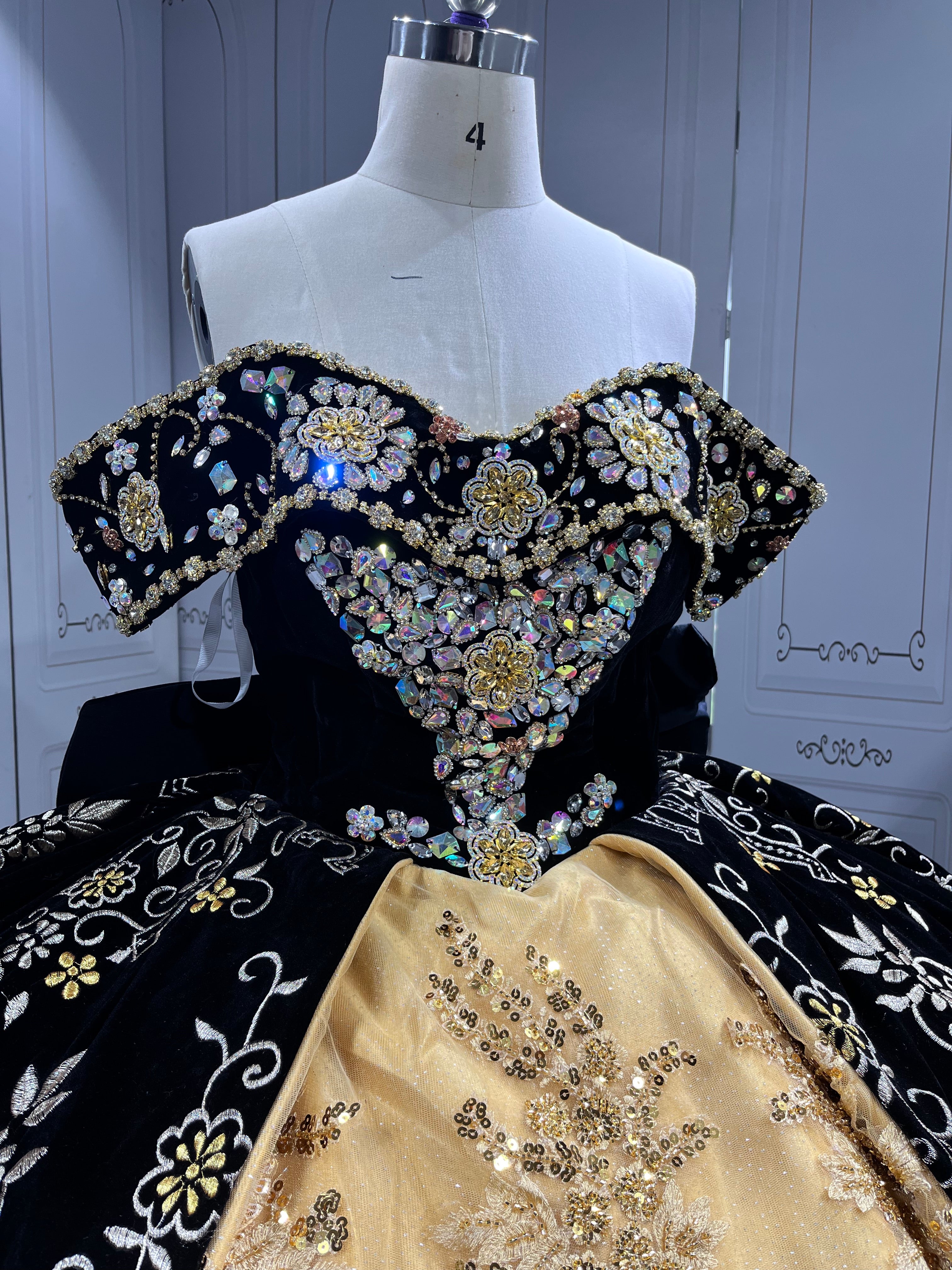 Mumuleo Vestidos 15 Anos Suzhou Factory Directly Vestido De 15 Anos Black and Gold Embroidery Mexican Quinceanera Dresses