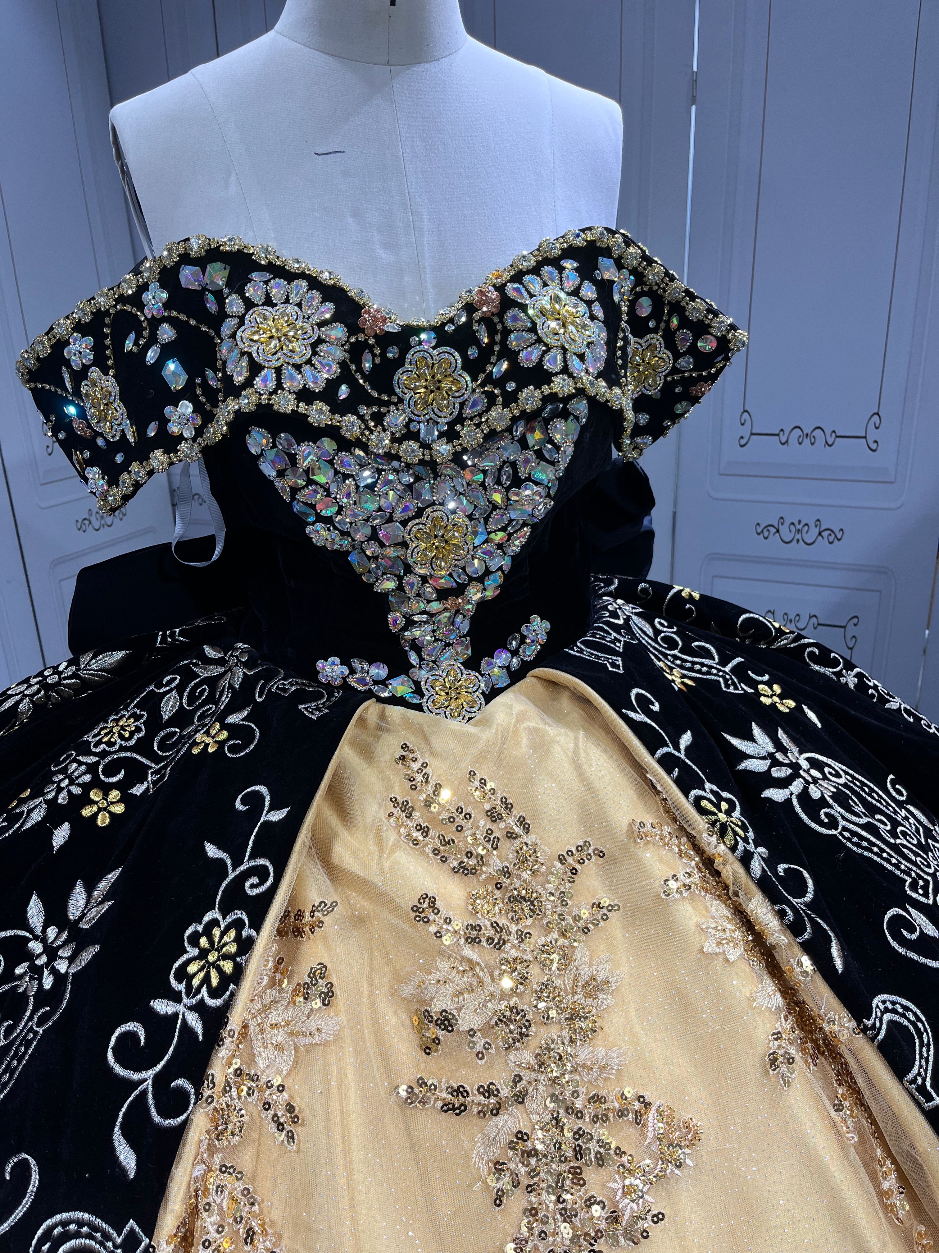 Mumuleo Vestidos 15 Anos Suzhou Factory Directly Vestido De 15 Anos Black and Gold Embroidery Mexican Quinceanera Dresses