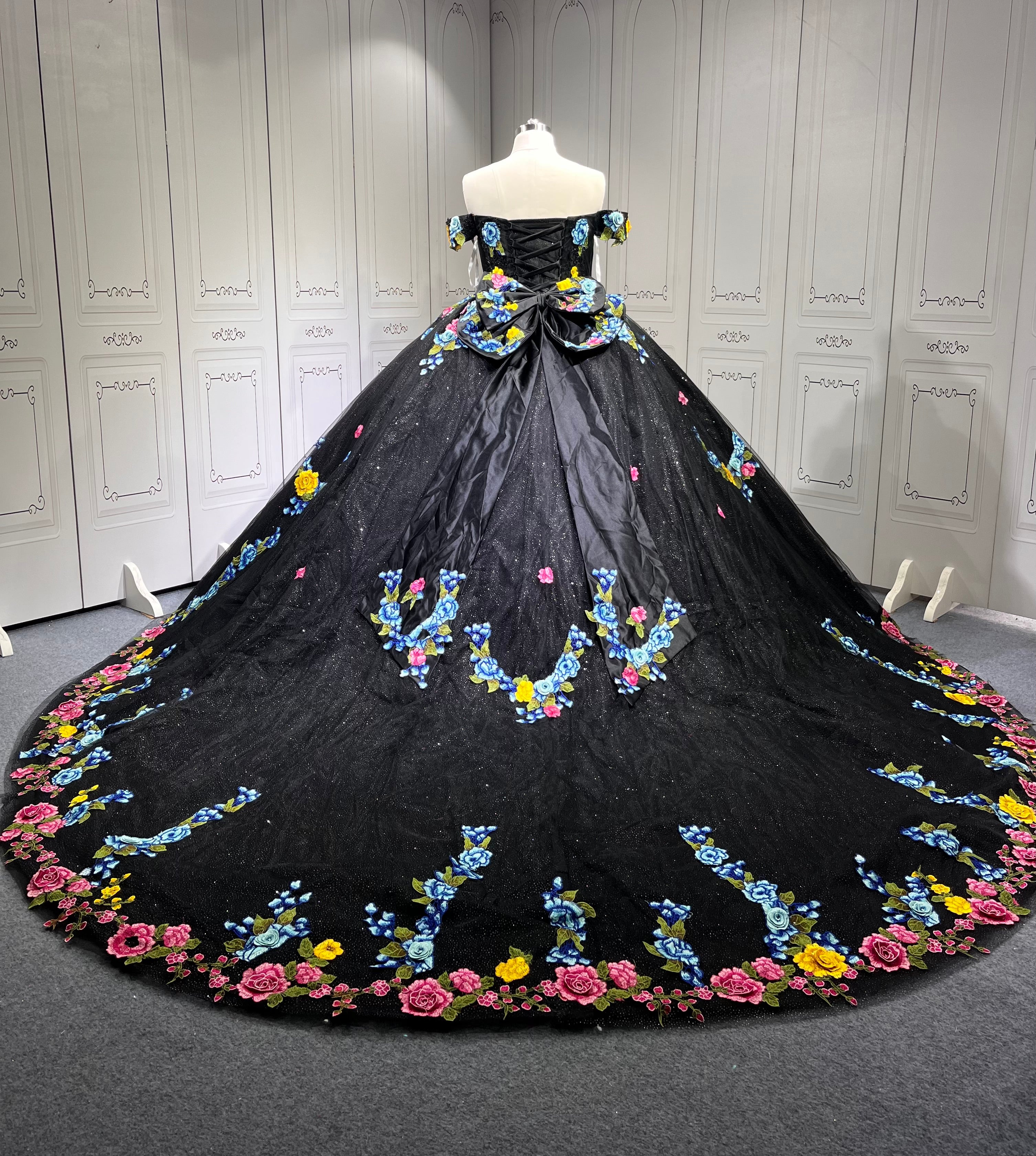 Floral Black Quinceanera Dresses With Flowers Vestidos De Fiesta Prom Dresses Vestidos de 15 Anos Quinceanera 2025