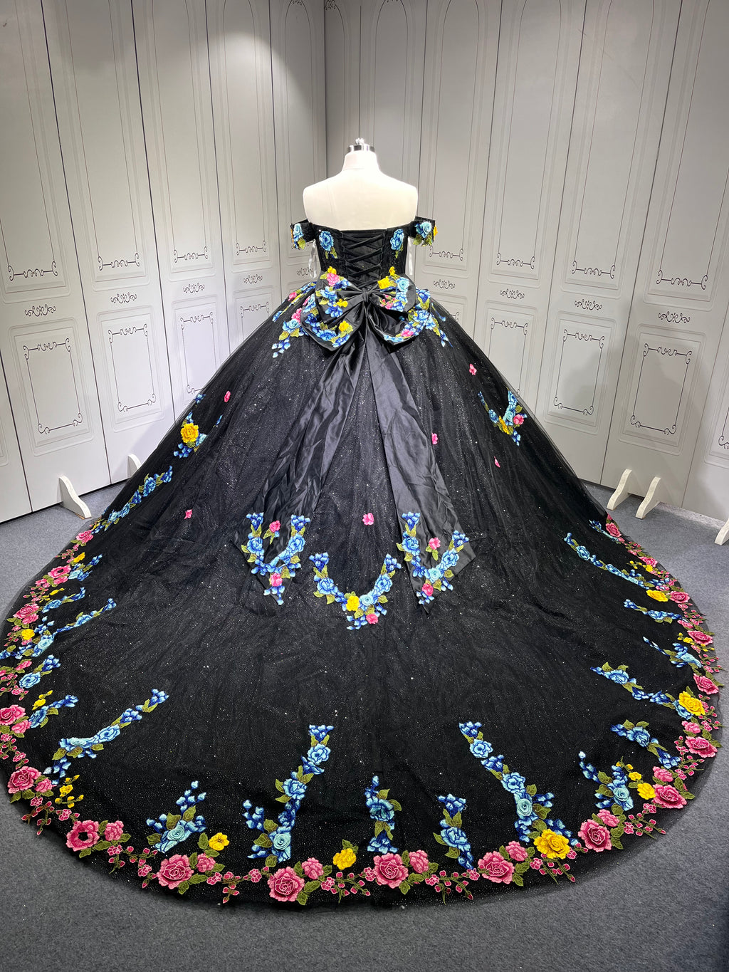 Floral Black Quinceanera Dresses With Flowers Vestidos De Fiesta Prom Dresses Vestidos de 15 Anos Quinceanera 2025