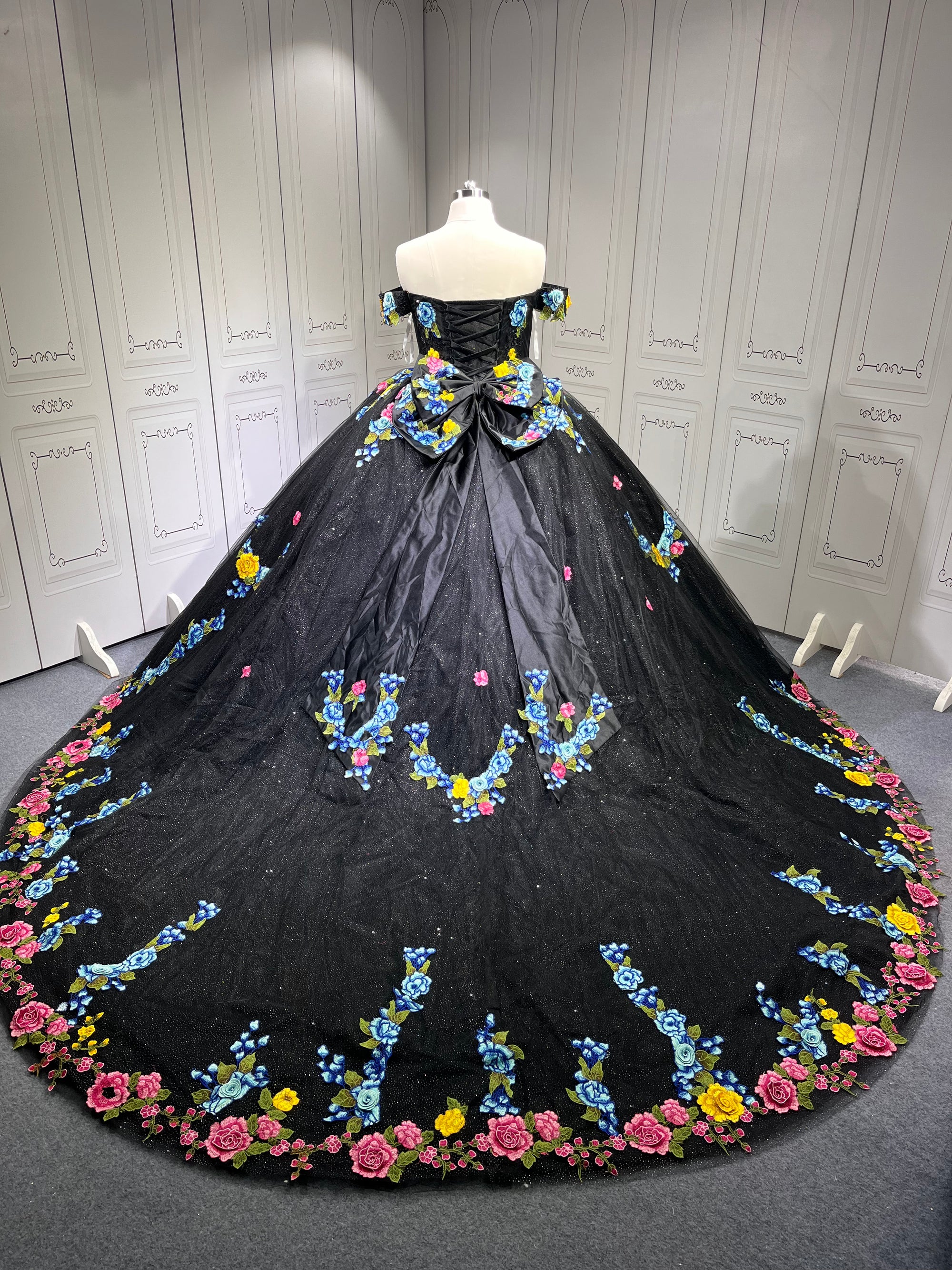 Floral Black Quinceanera Dresses With Flowers Vestidos De Fiesta Prom Dresses Vestidos de 15 Anos Quinceanera 2025