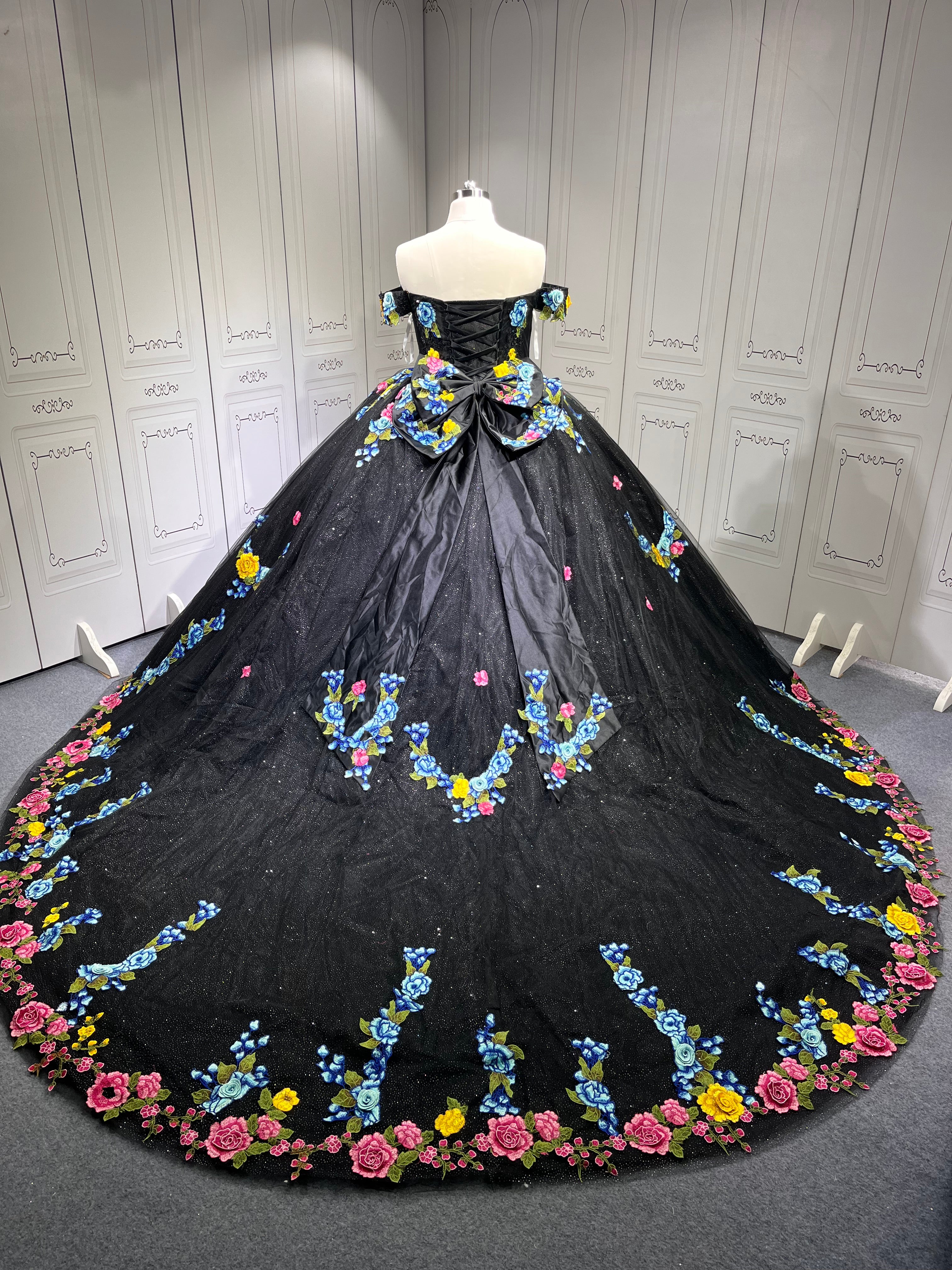Floral Black Quinceanera Dresses With Flowers Vestidos De Fiesta Prom Dresses Vestidos de 15 Anos Quinceanera 2025