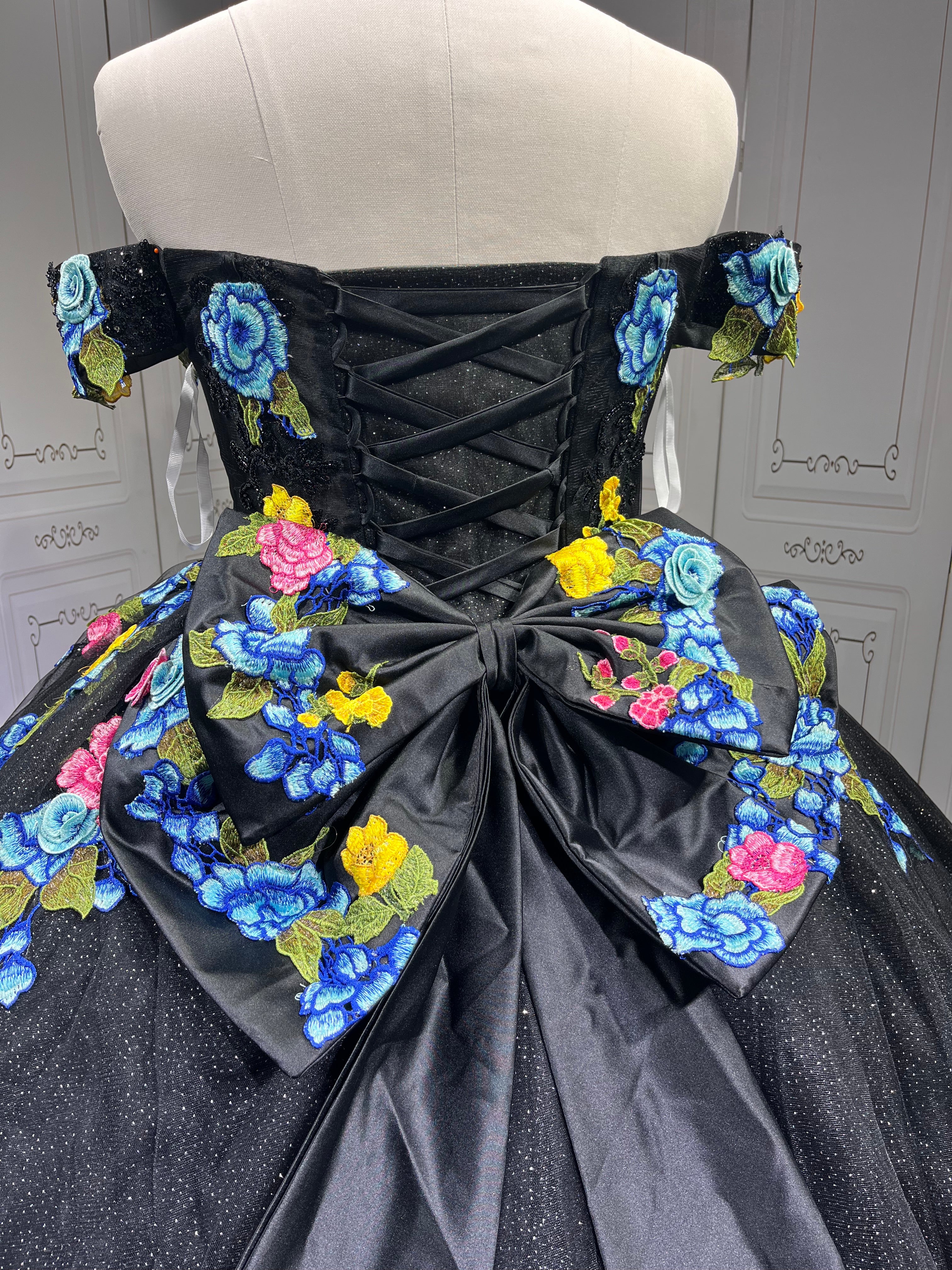 Floral Black Quinceanera Dresses With Flowers Vestidos De Fiesta Prom Dresses Vestidos de 15 Anos Quinceanera 2025