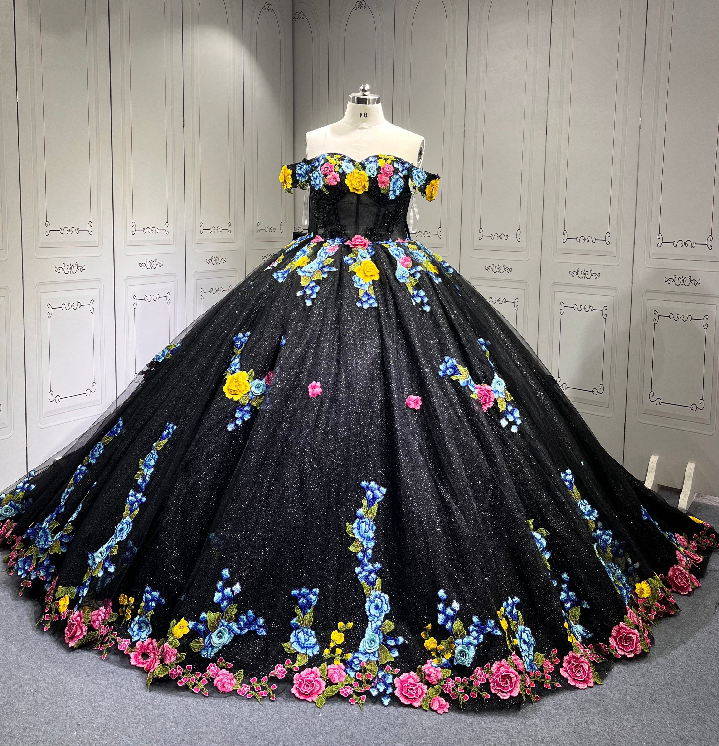 Floral Black Quinceanera Dresses With Flowers Vestidos De Fiesta Prom Dresses Vestidos de 15 Anos Quinceanera 2025