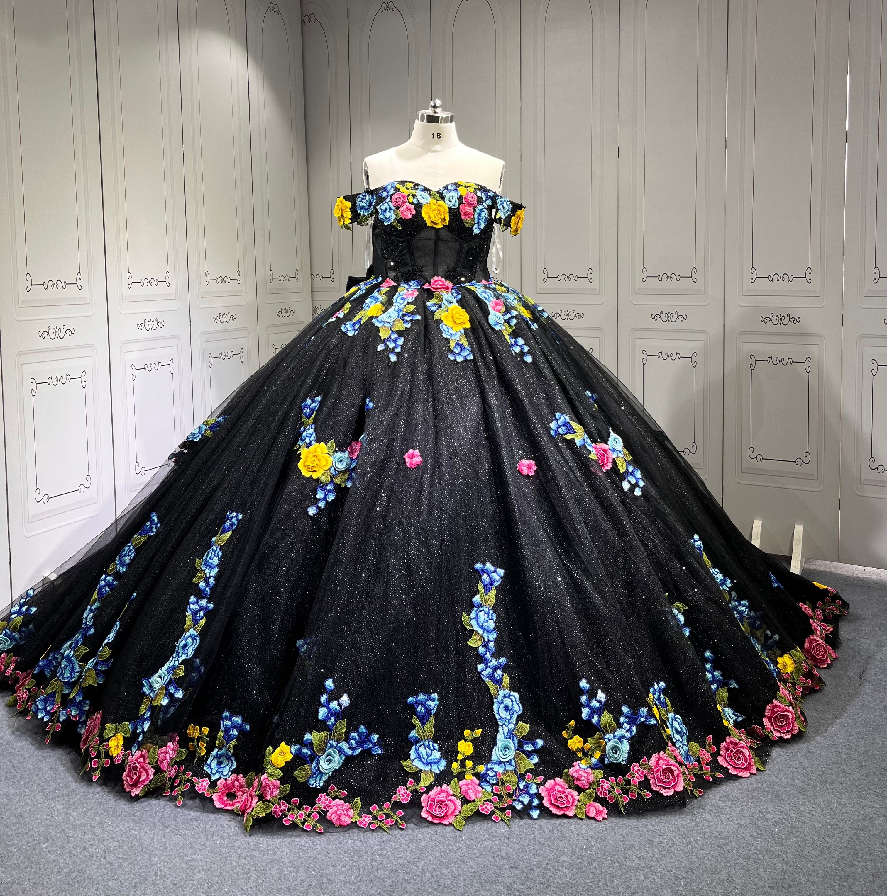 Floral Black Quinceanera Dresses With Flowers Vestidos De Fiesta Prom Dresses Vestidos de 15 Anos Quinceanera 2025