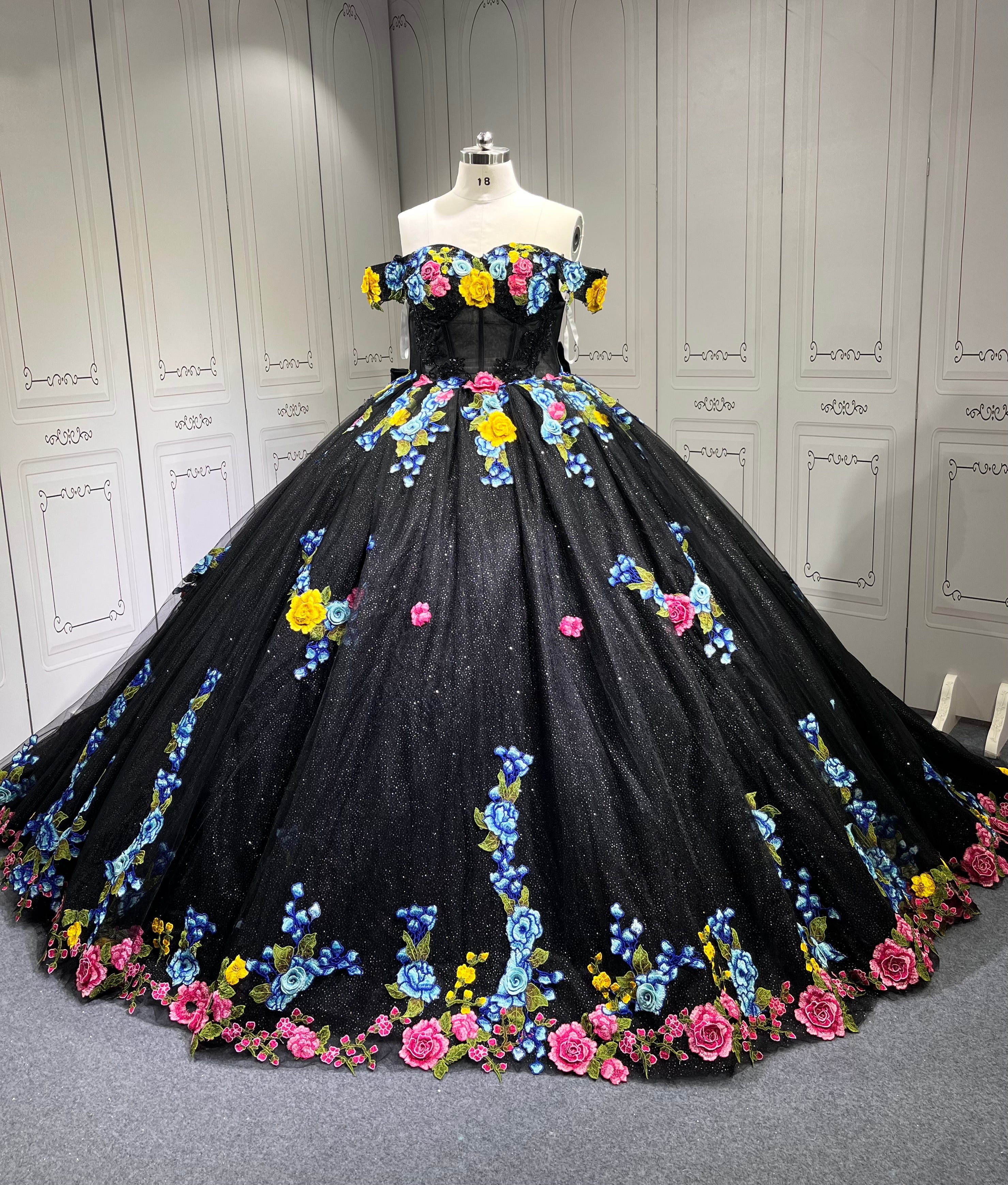 Floral Black Quinceanera Dresses With Flowers Vestidos De Fiesta Prom Dresses Vestidos de 15 Anos Quinceanera 2025