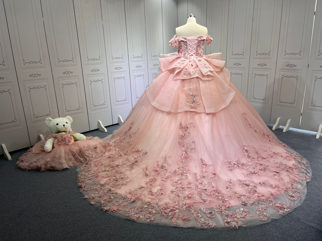 Exquisite Off The Shoulder Pink Quinceanera Dresses for Girl Sweetheart Neck Appliques Ball Gown
