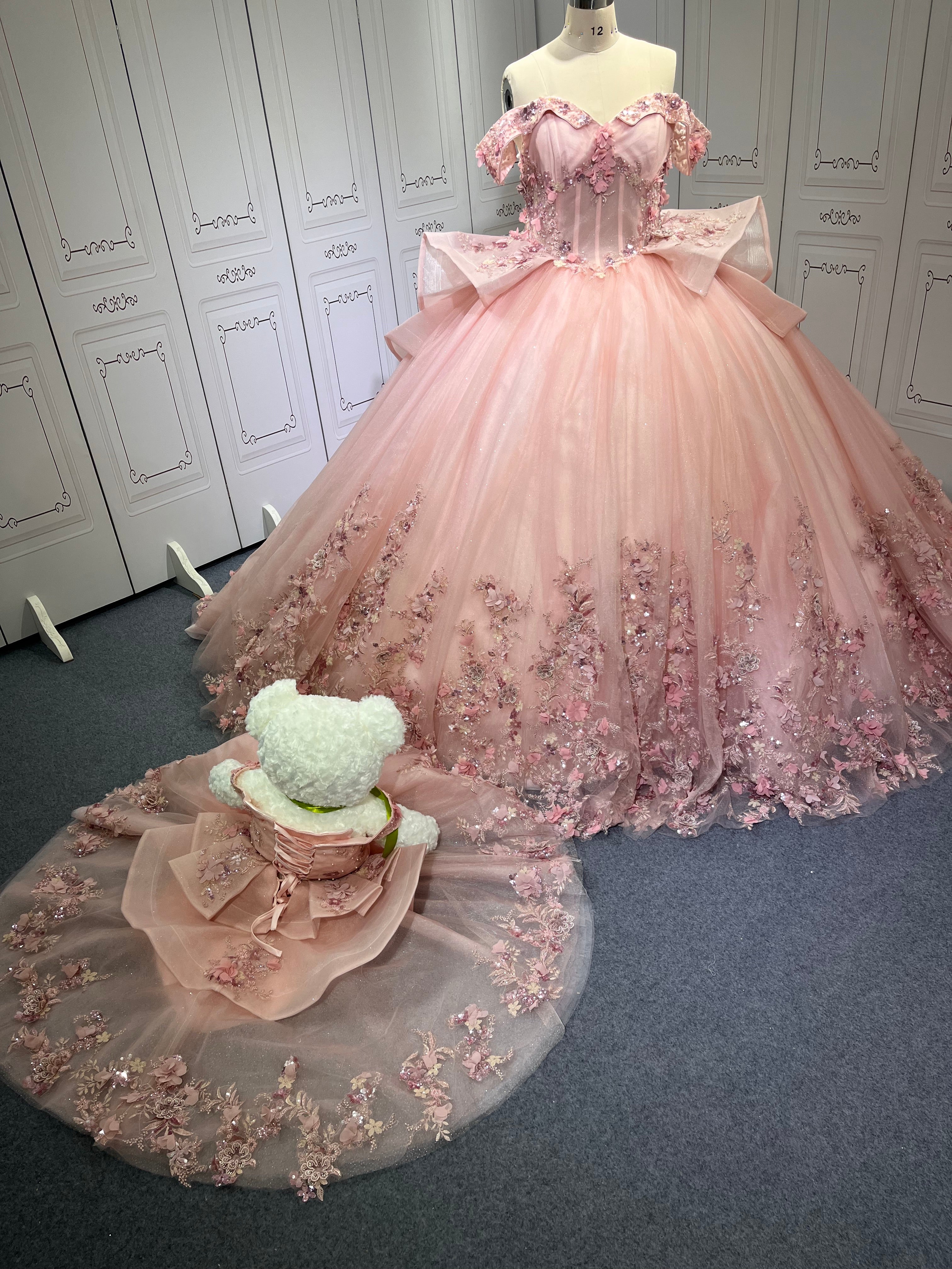 Exquisite Off The Shoulder Pink Quinceanera Dresses for Girl Sweetheart Neck Appliques Ball Gown