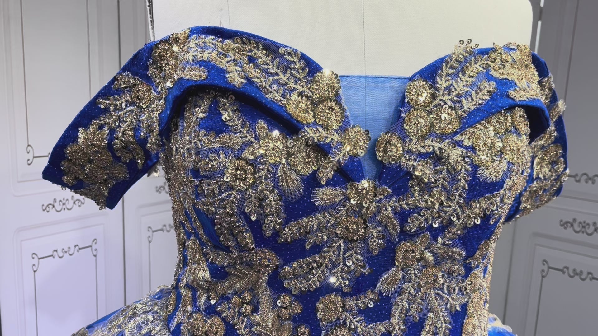 Custom Made Royal Blue Quince Dress Off Shoulder Luxury Vestidos De 15 Anos 2025 Ball Gown Princess Dress