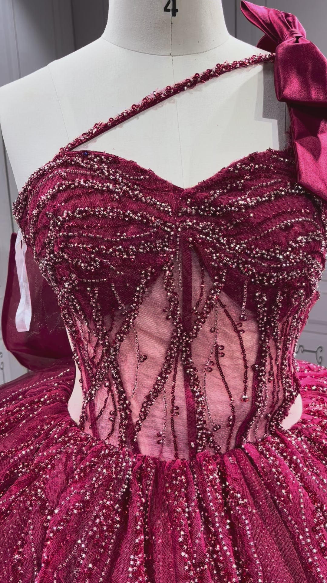 One Shoulder Burgundy Quinceanera Dress Sleeveless Sweet 15 Gowns Ruffled Princess Dress With Bow And Ruffles