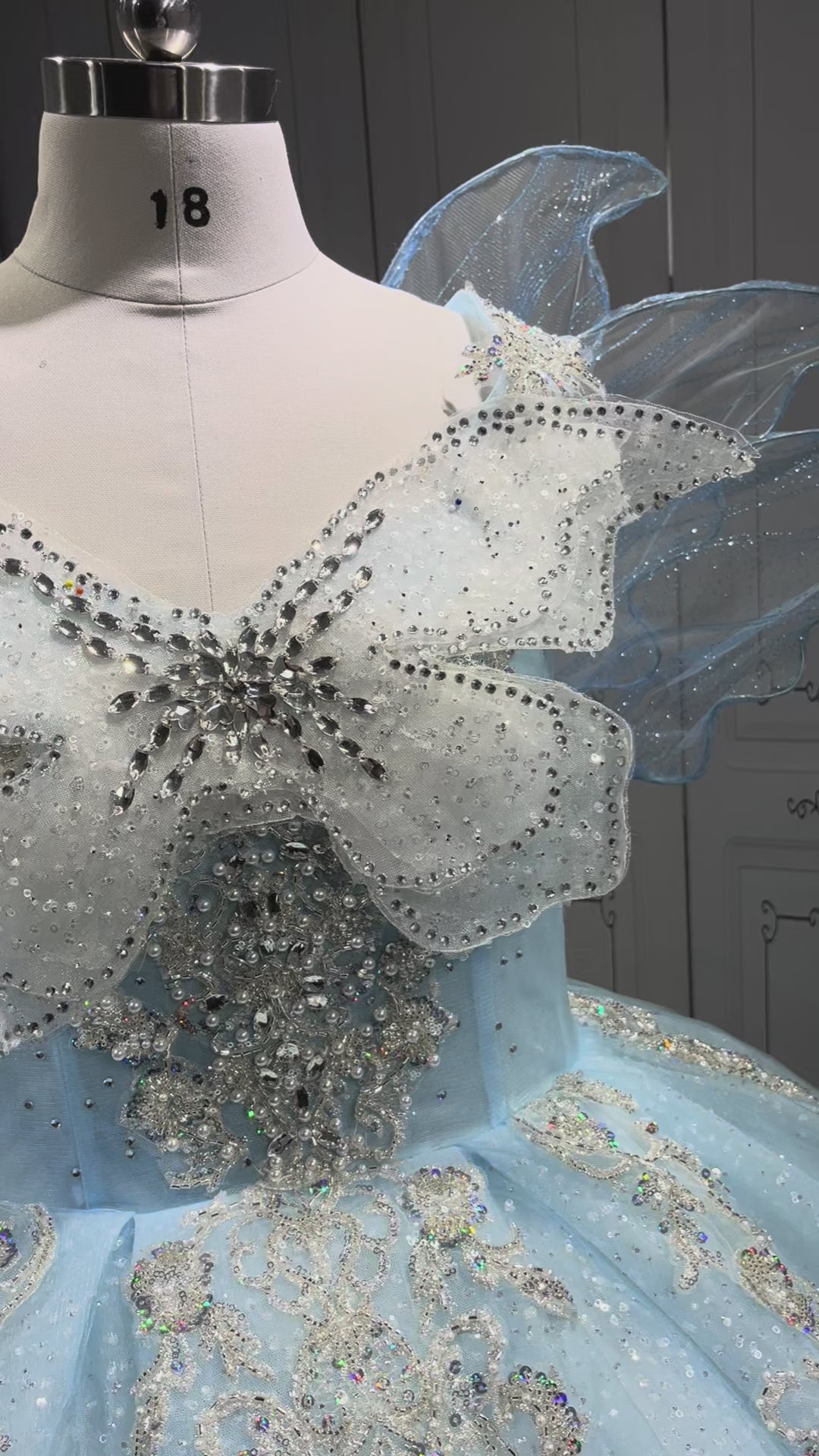 2025 Sky Blue Quince Dress Sleeveless Girl Sweet 15 Gowns Shiny Sequin Birthday Party Dress With Bow