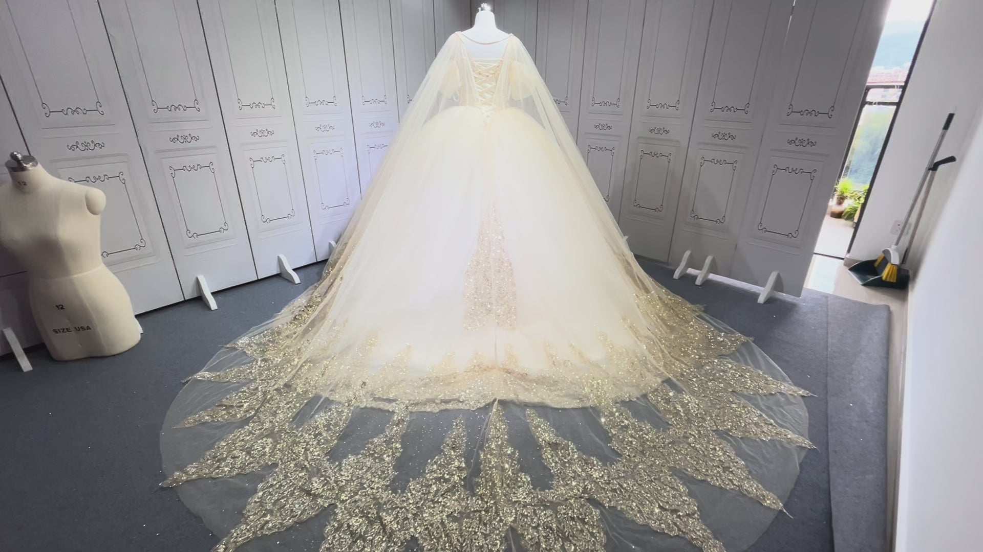 Off Shoulder Champagne Quince Dress Lace Appliques Vestidos De 15 Anos Sweetheart Neck Sweet 15 Gowns With Cape